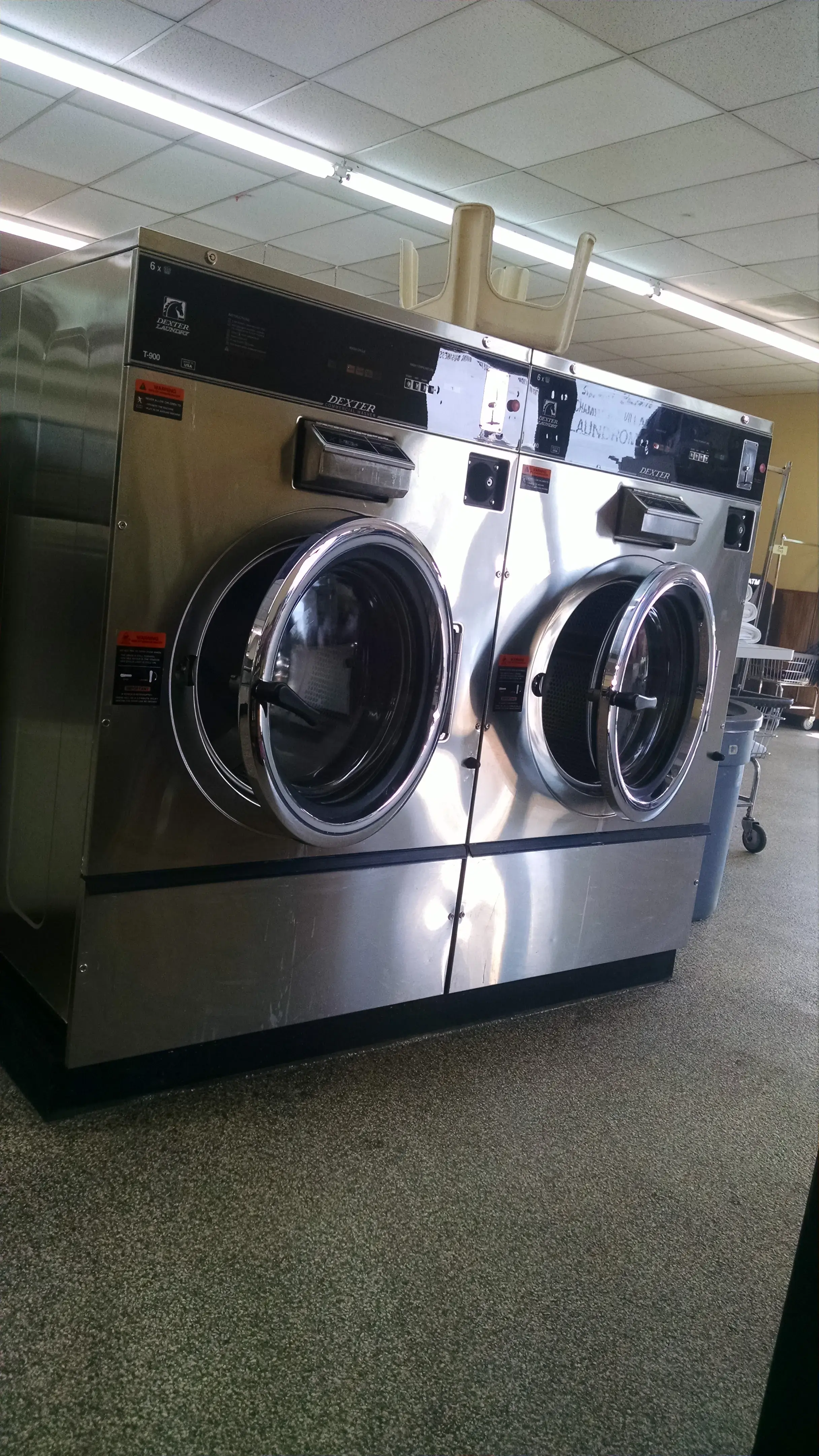 Superior Laundries - Chambers Laundromat thumbnail 5