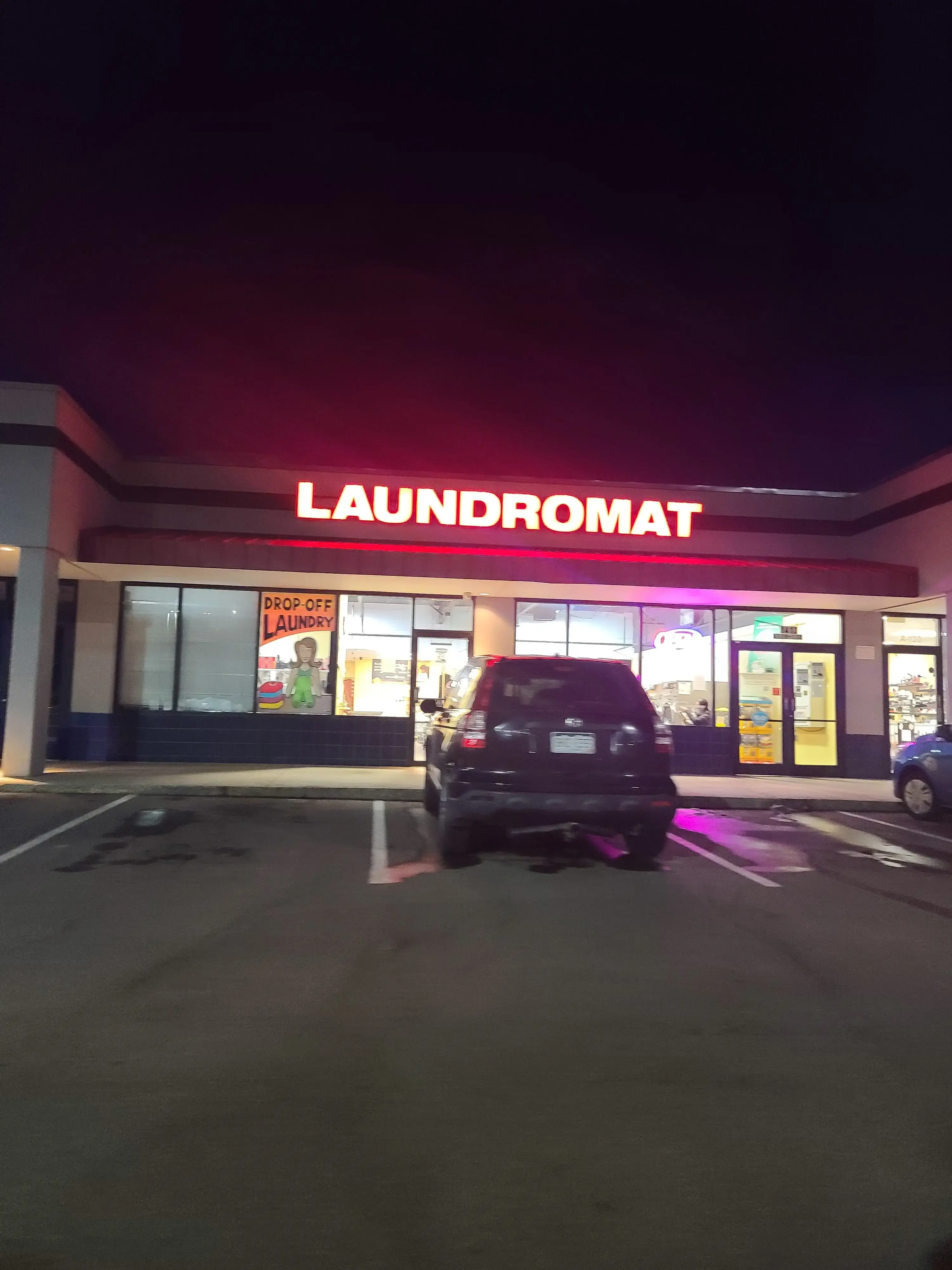 Superior Laundries - Willow Grove Laundromat - Image 4