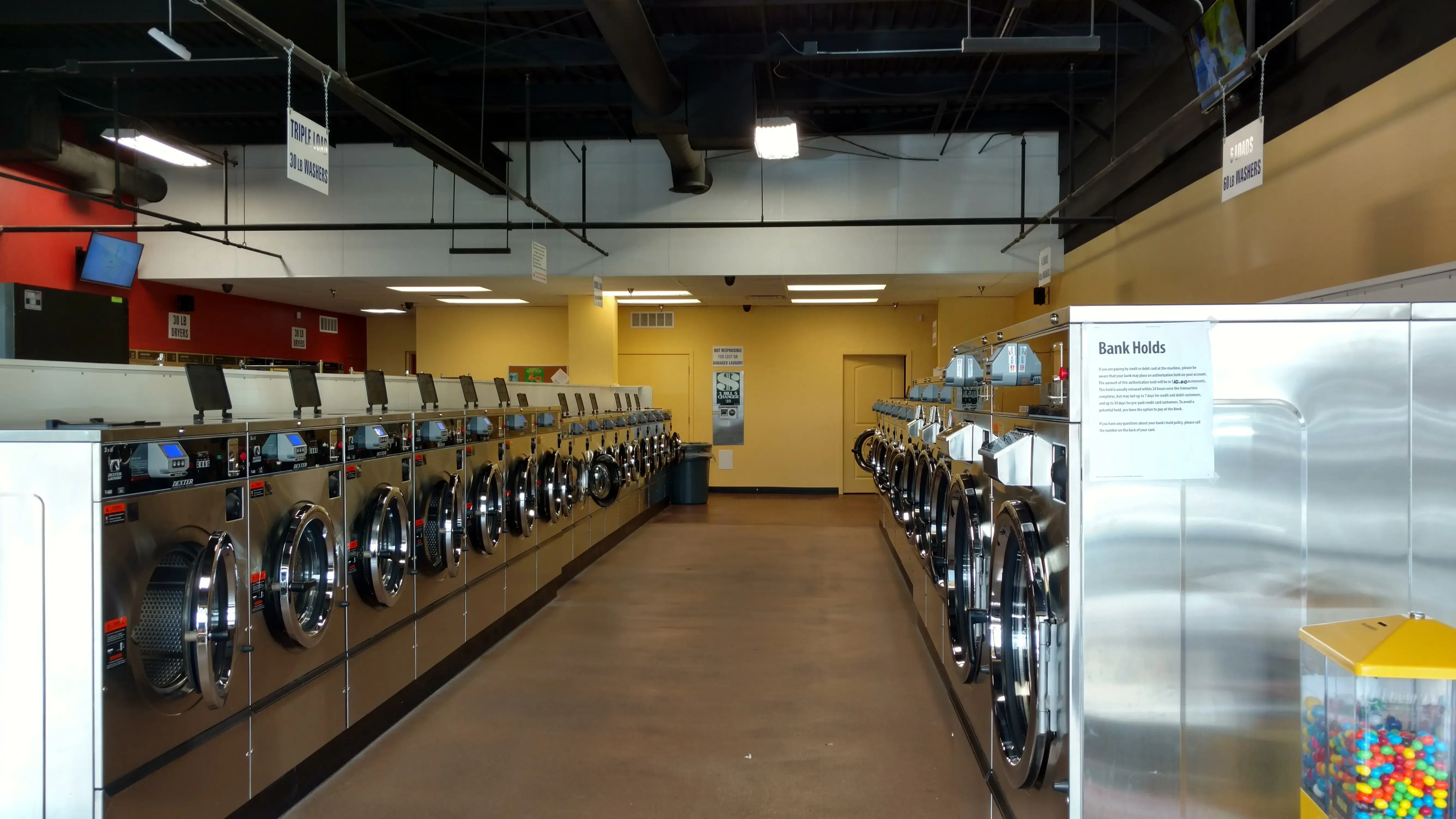 Superior Laundries - Willow Grove Laundromat thumbnail 9