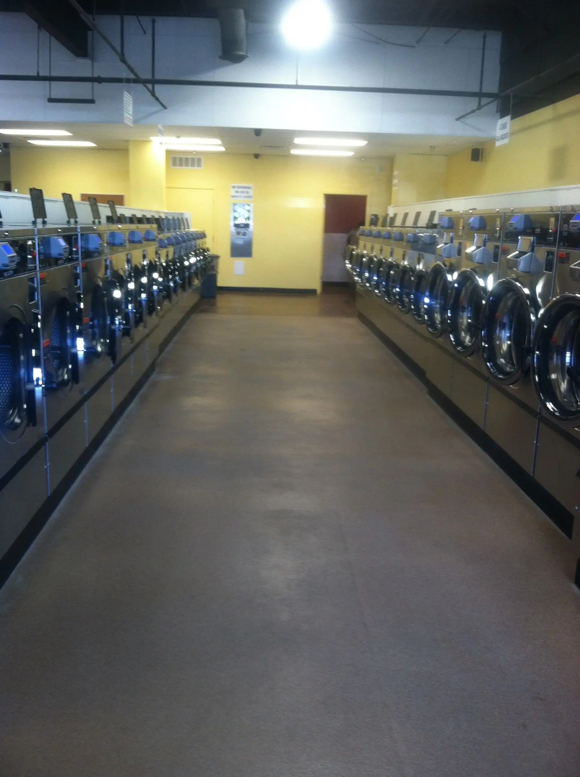Superior Laundries - Willow Grove Laundromat thumbnail 3