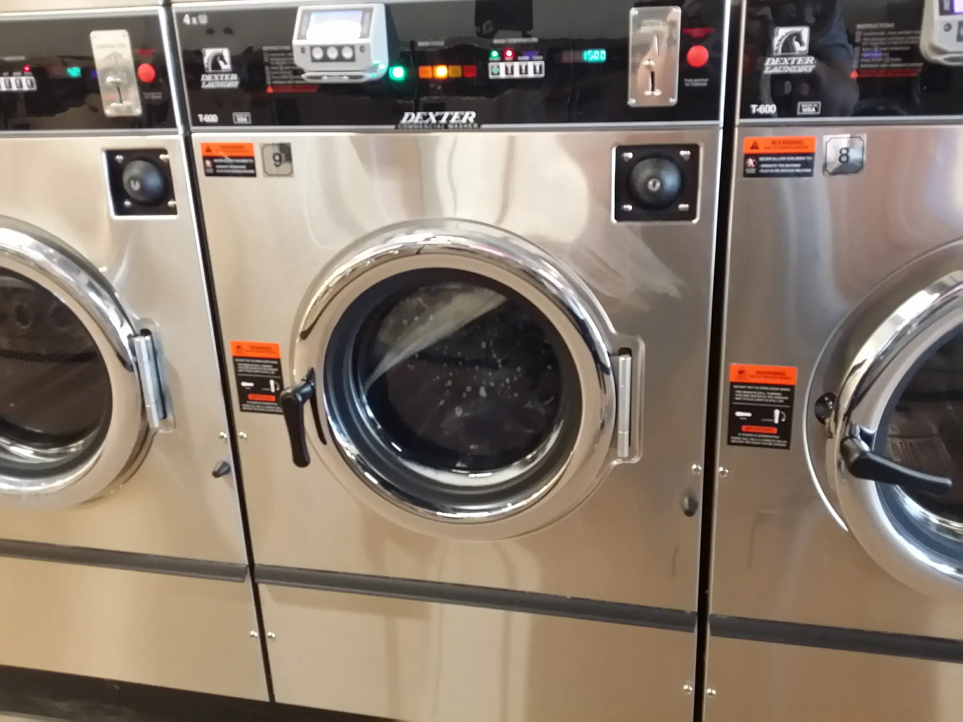 Superior Laundries - Willow Grove Laundromat - Image 6