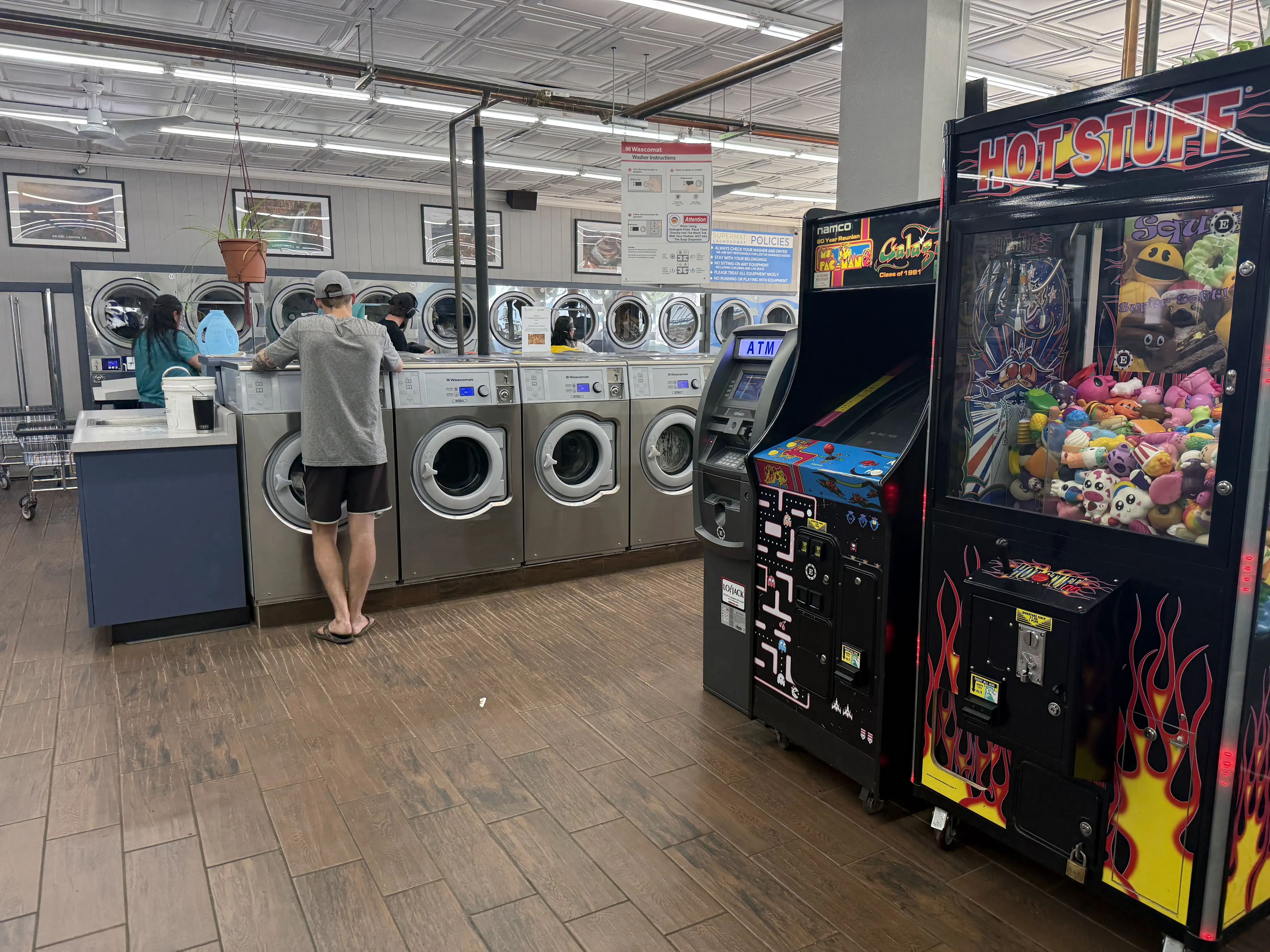 Supermat Laundromat thumbnail 2