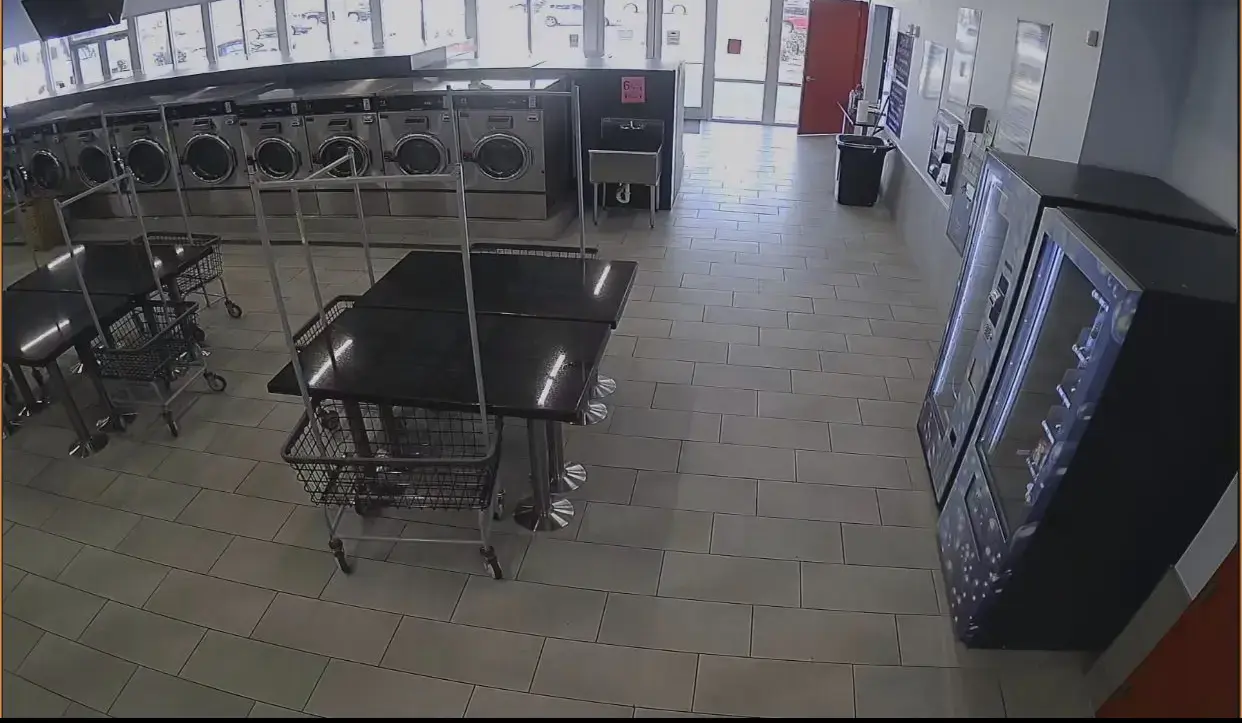 SuperMatt Laundromat - Image 18
