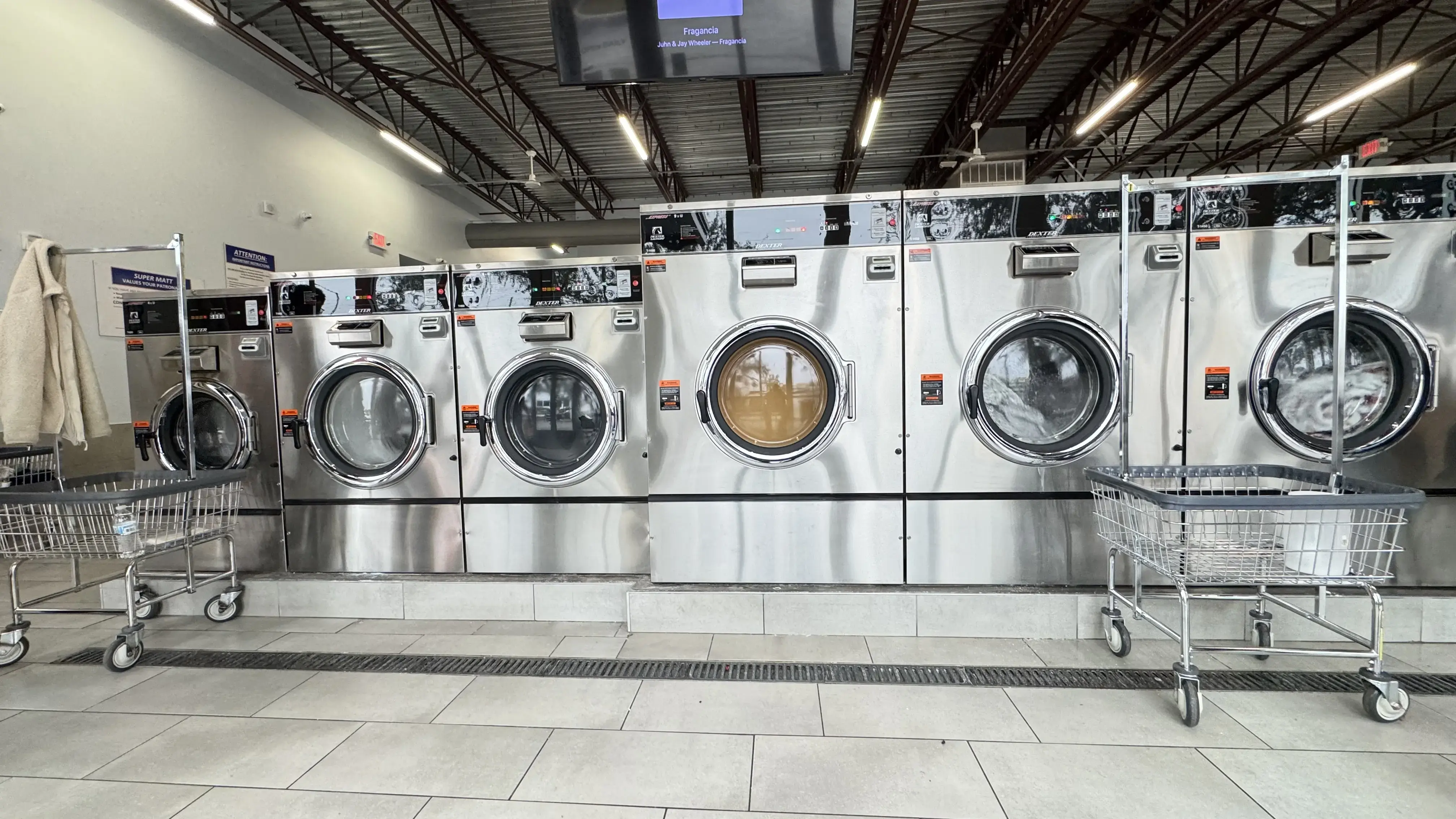SuperMatt Laundromat thumbnail 3