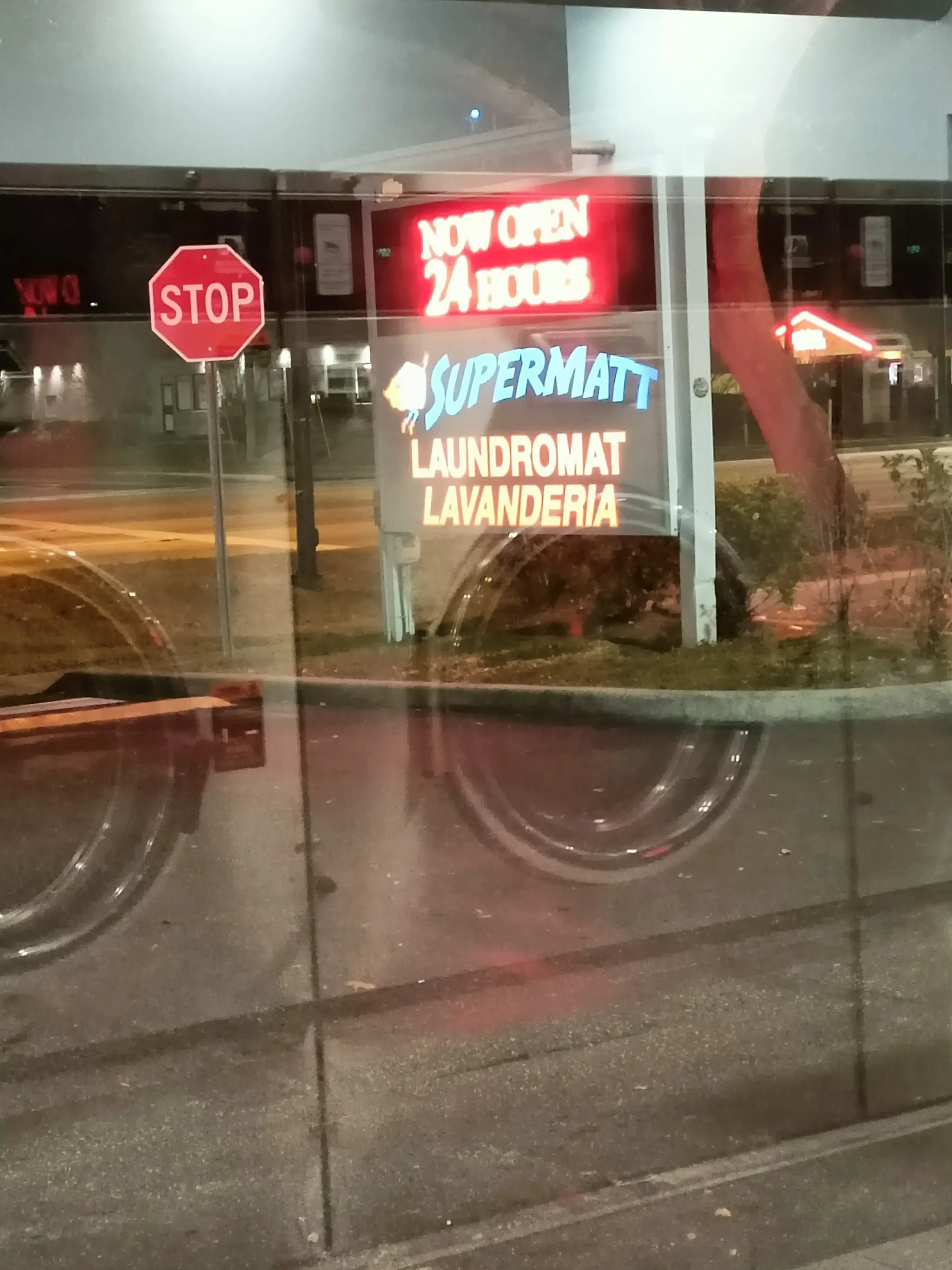 SuperMatt Laundromat - Image 13