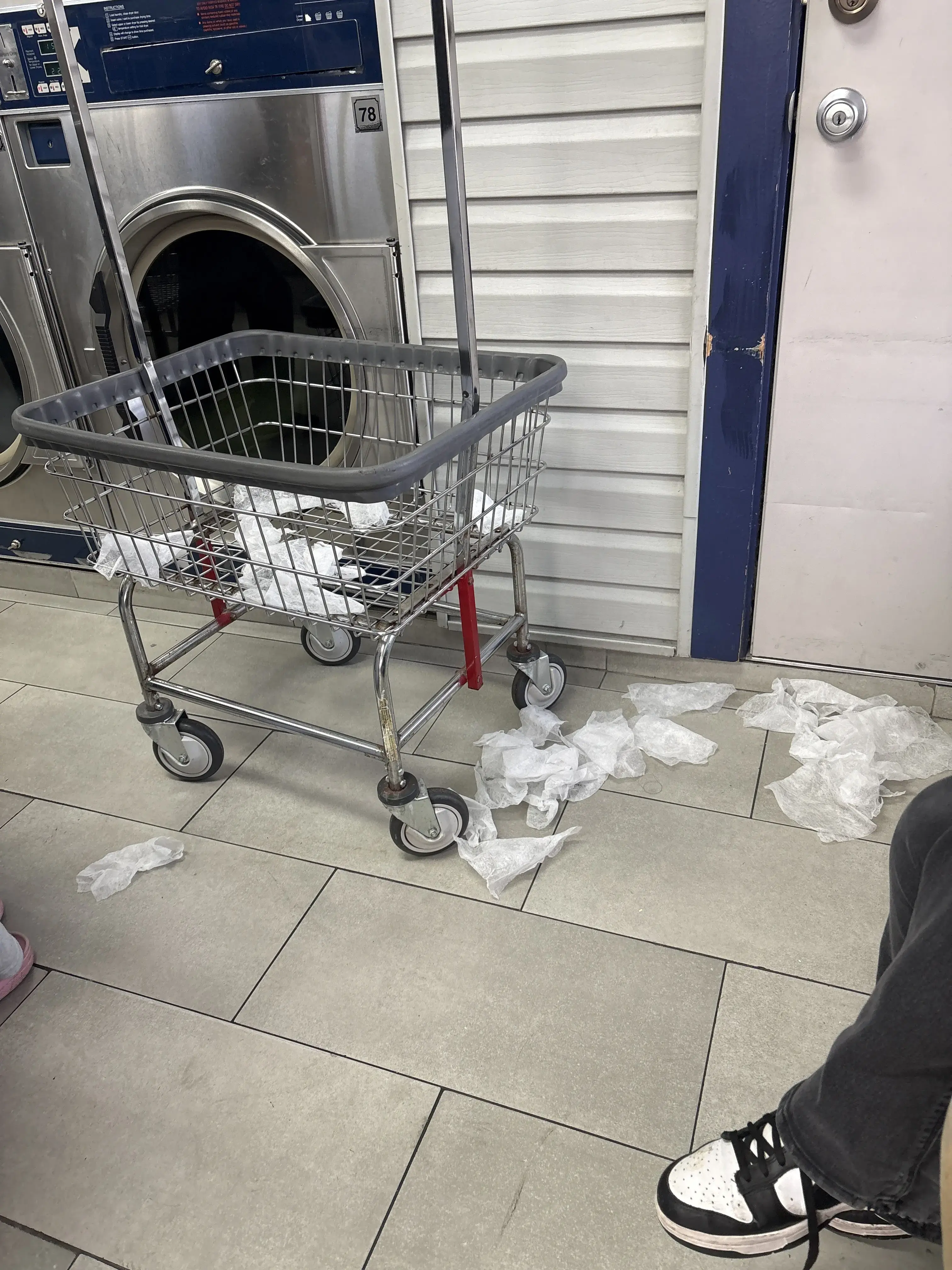 SuperMatt Laundromat thumbnail 4