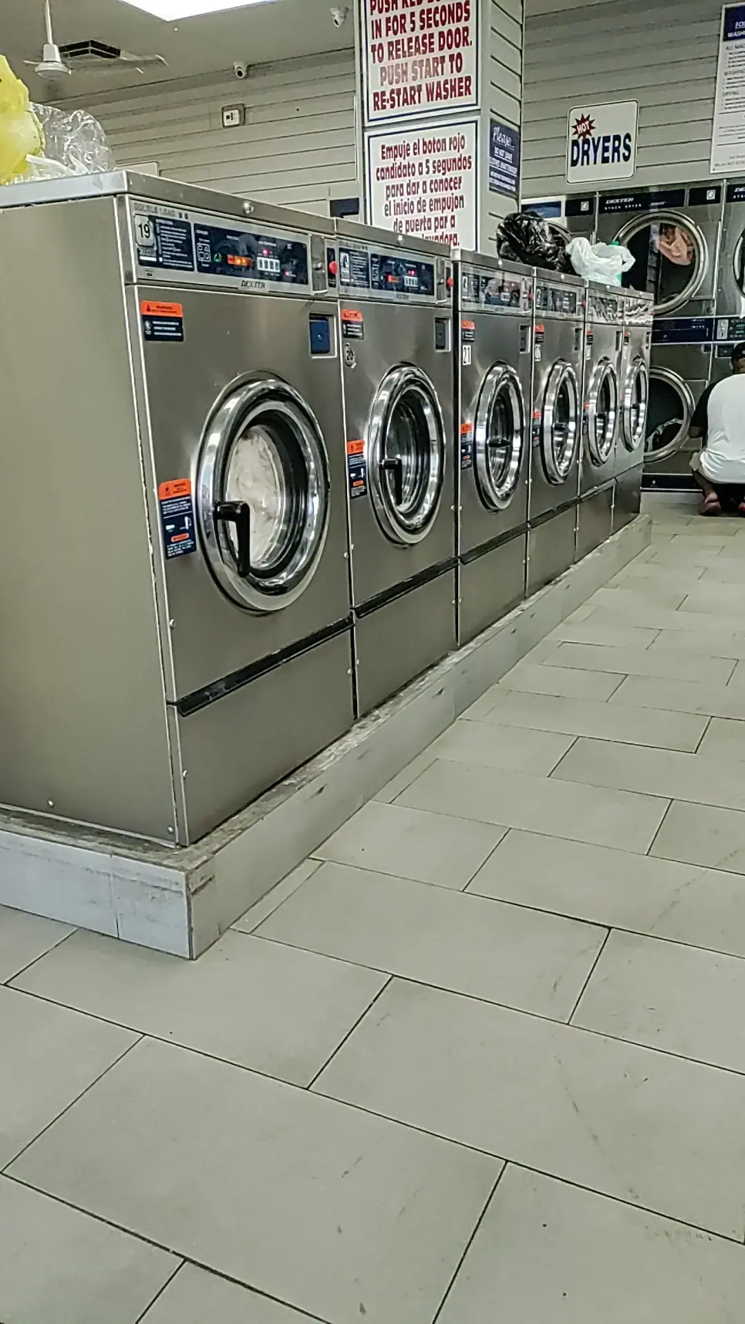 SuperMatt Laundromat thumbnail 17