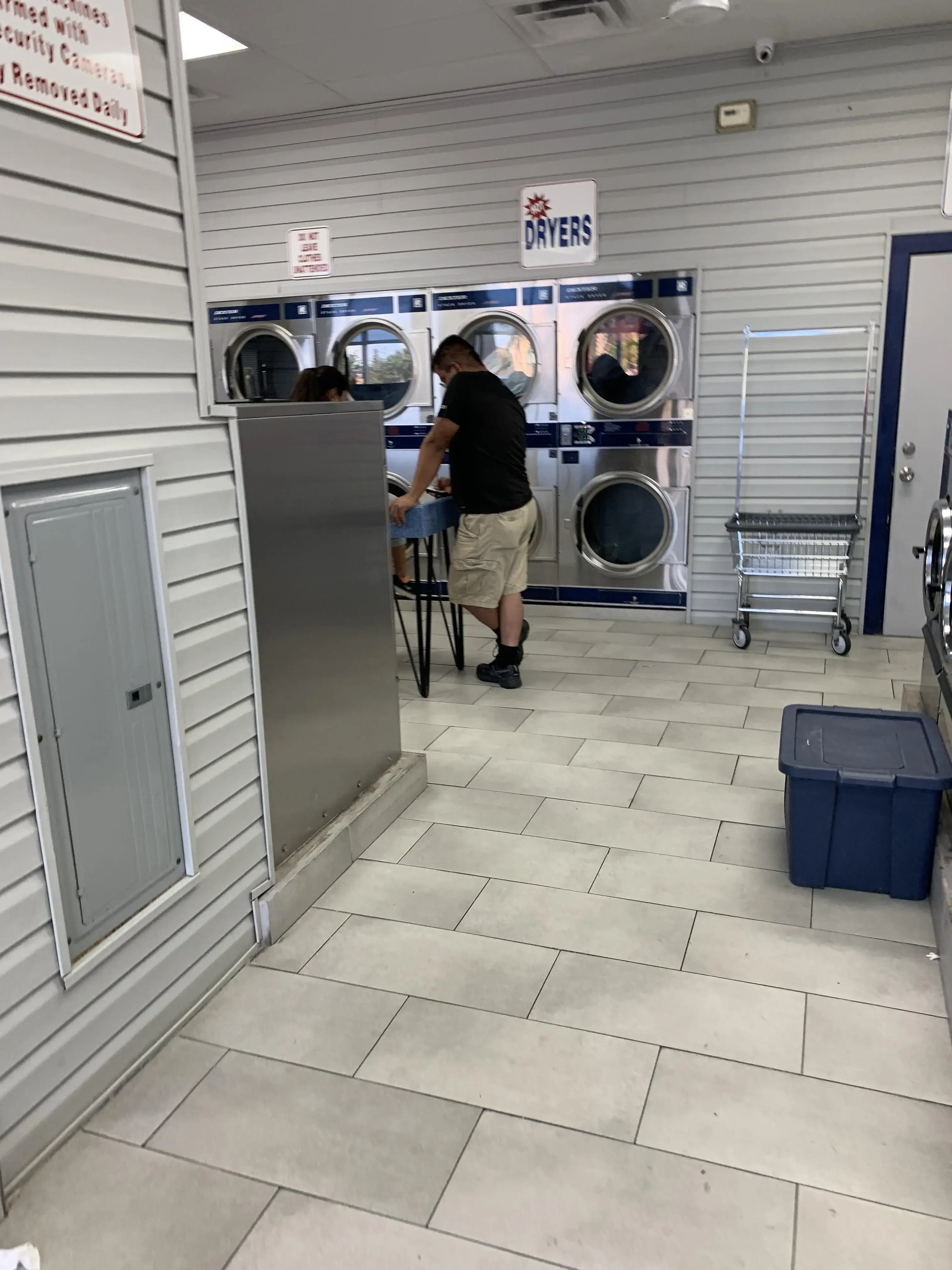 SuperMatt Laundromat thumbnail 2