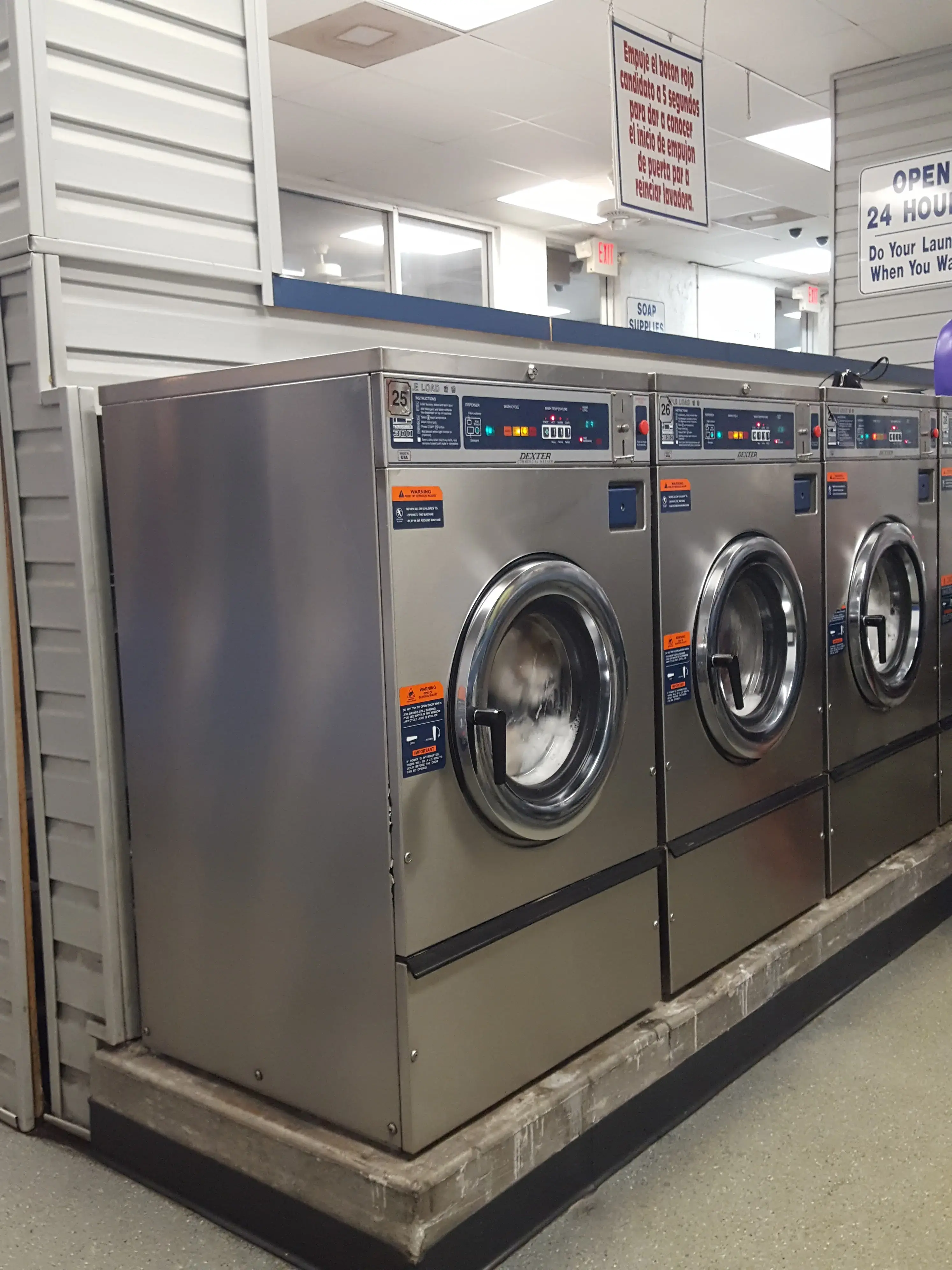 SuperMatt Laundromat - Image 18