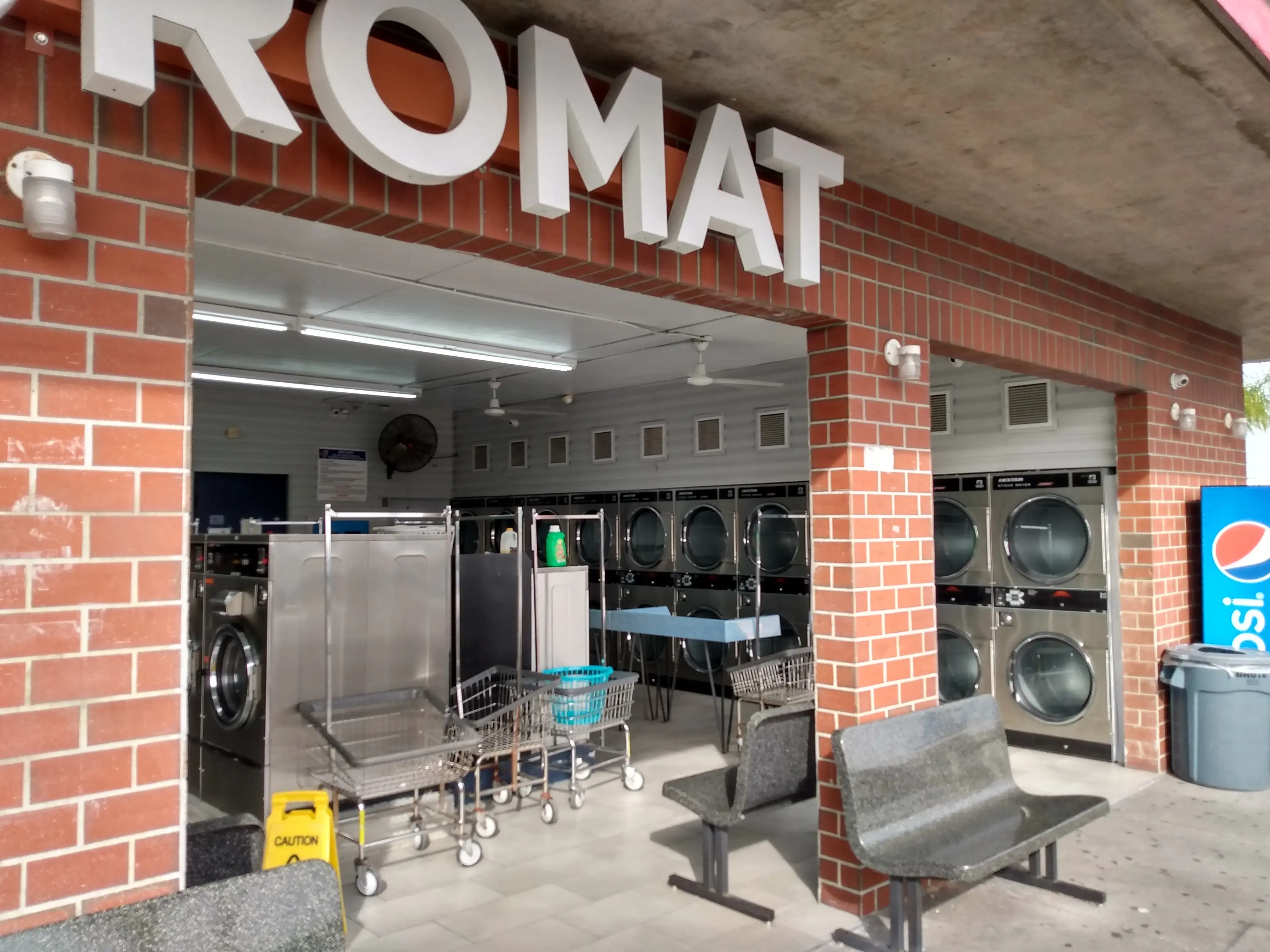 SuperMatt Laundry - Image 9