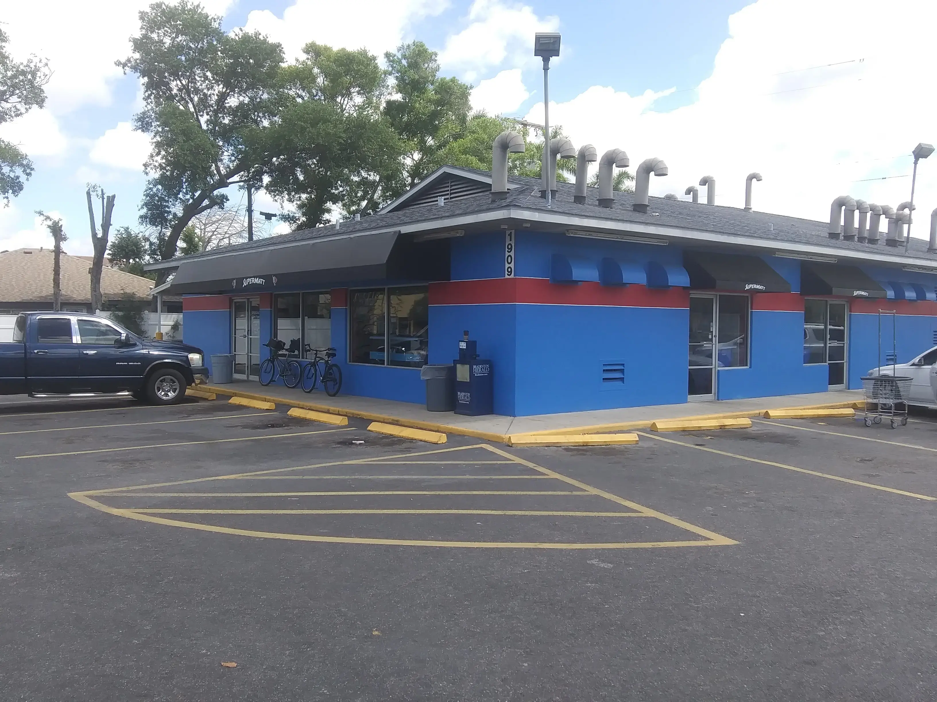 SuperMatt Laundry - Image 2