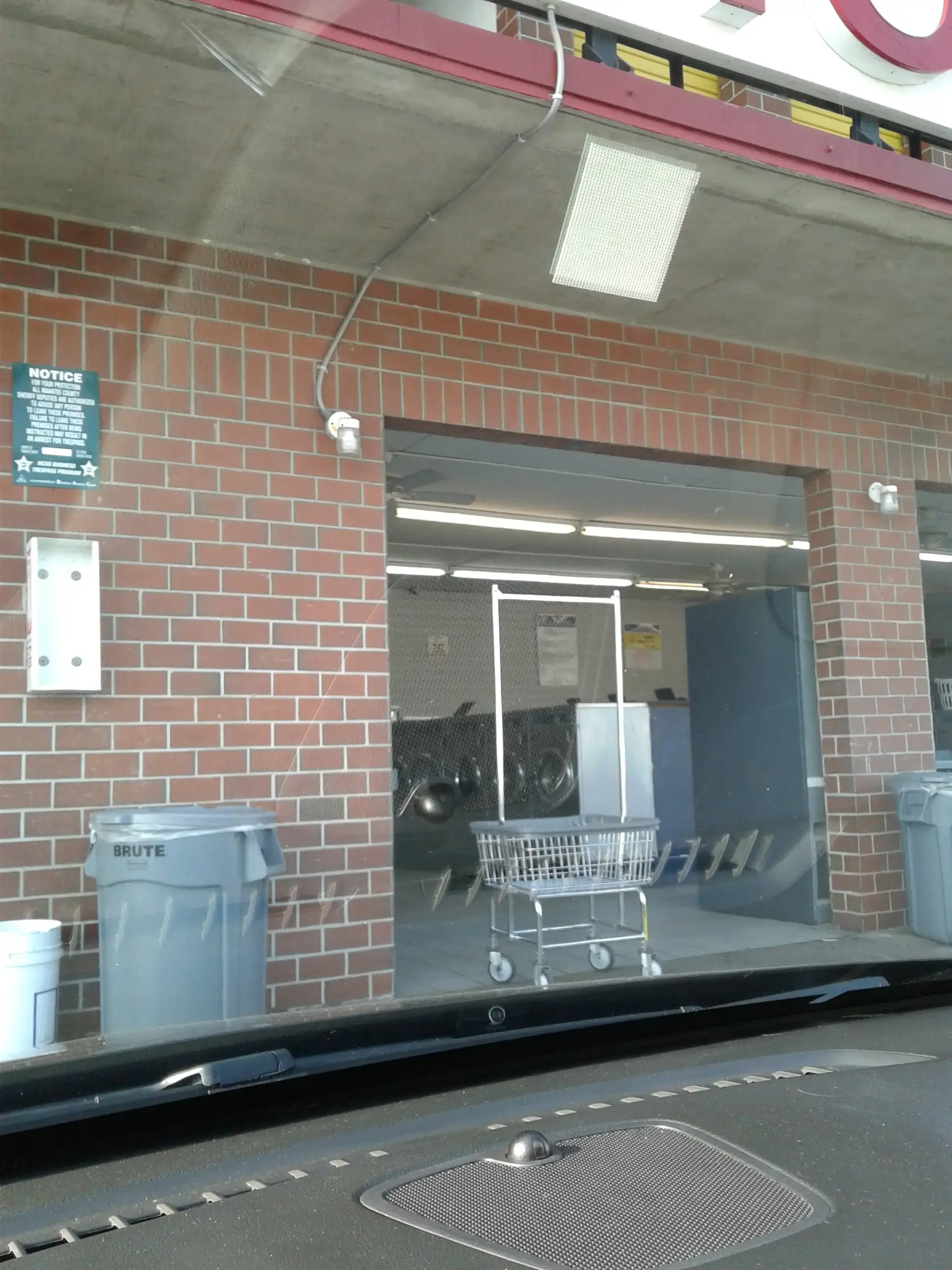 SuperMatt Laundry - Image 3