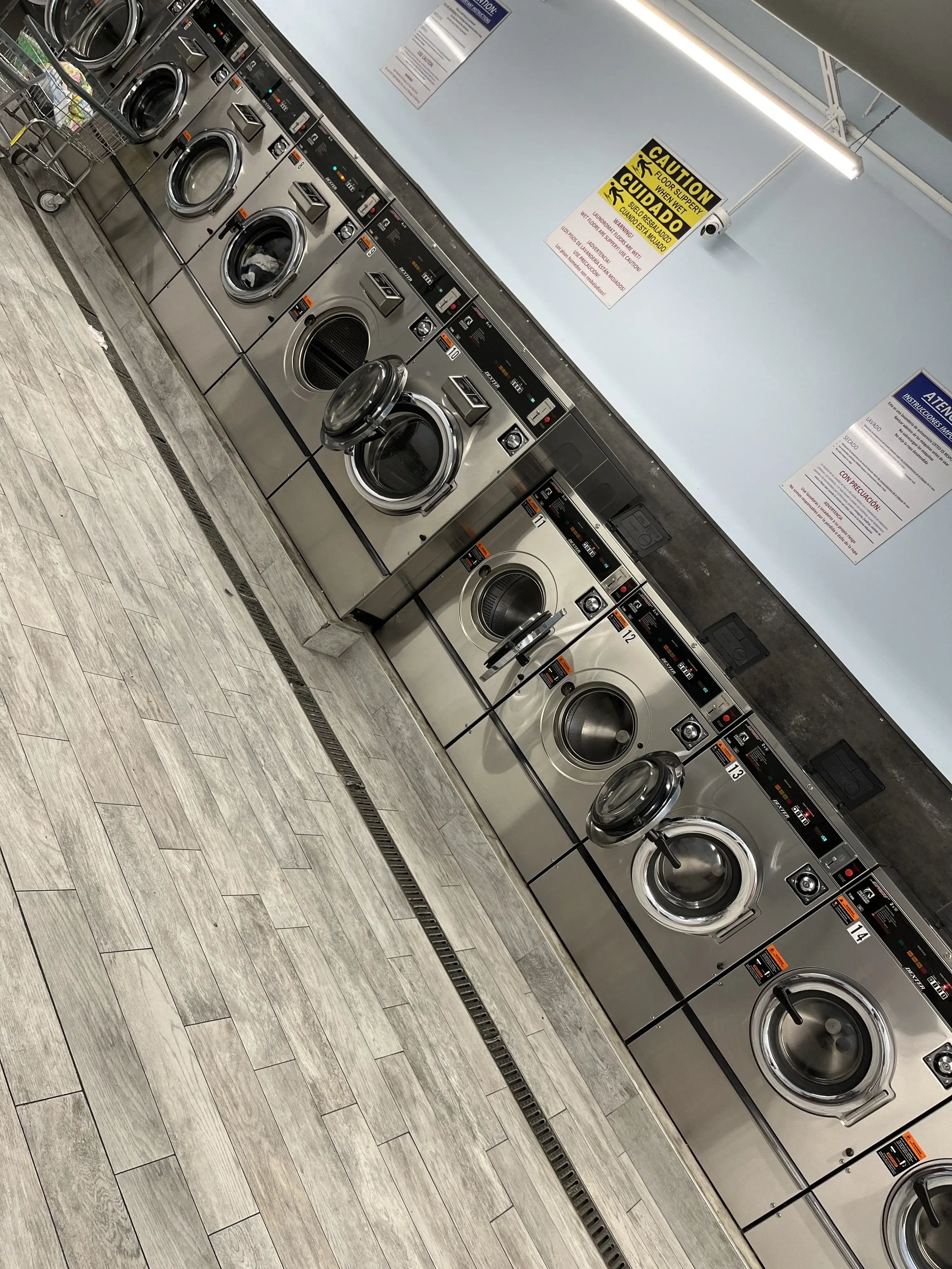 SuperMatt Laundry - Image 4