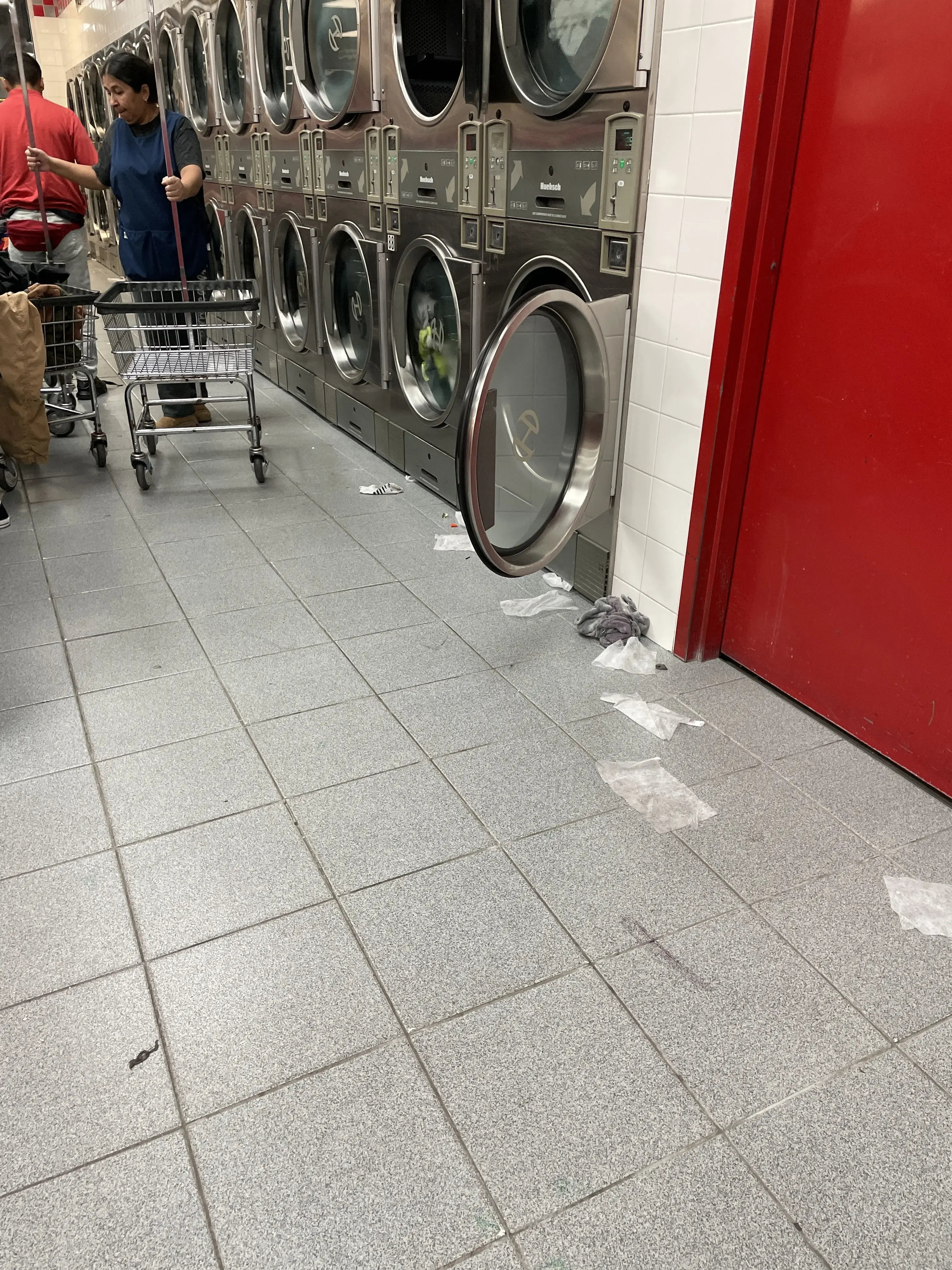 Superstore Launderama - Image 8