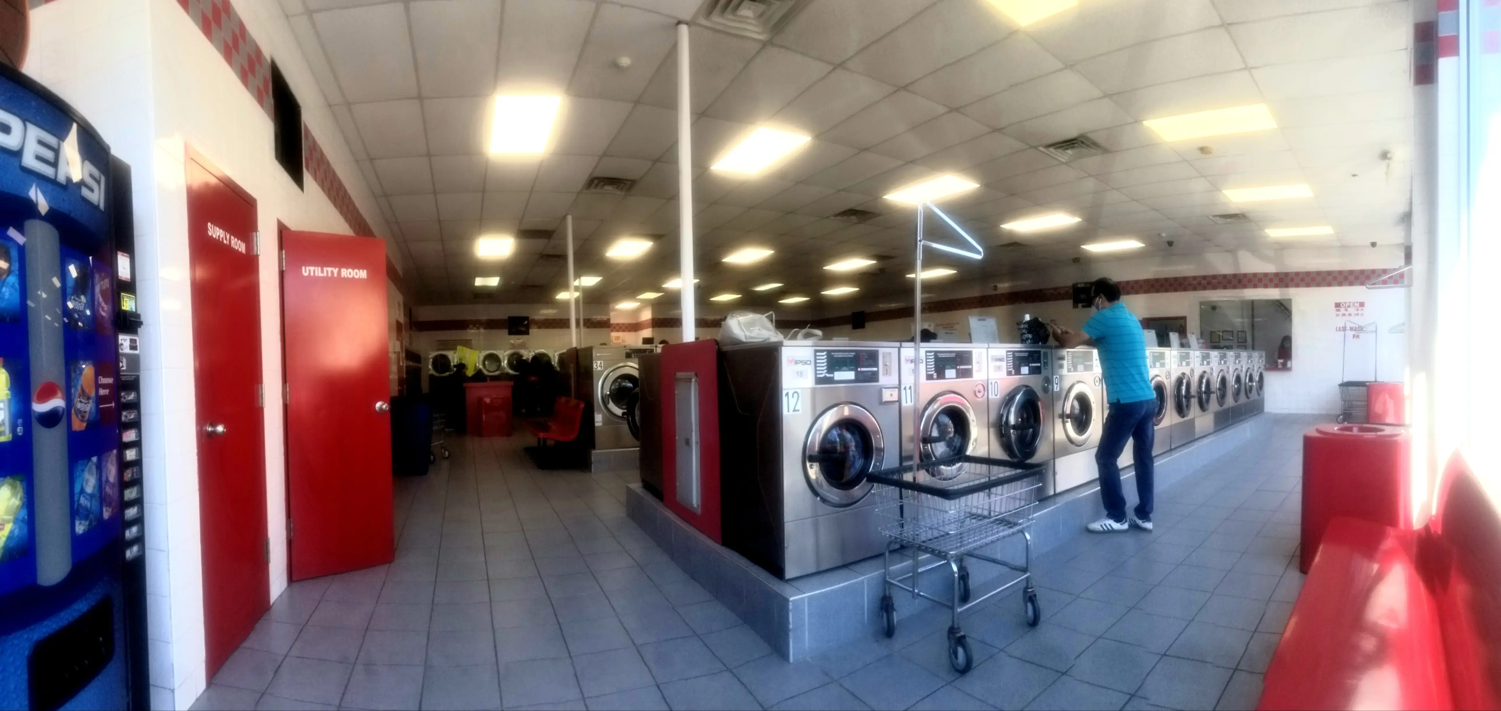 Superstore Launderama - Image 10