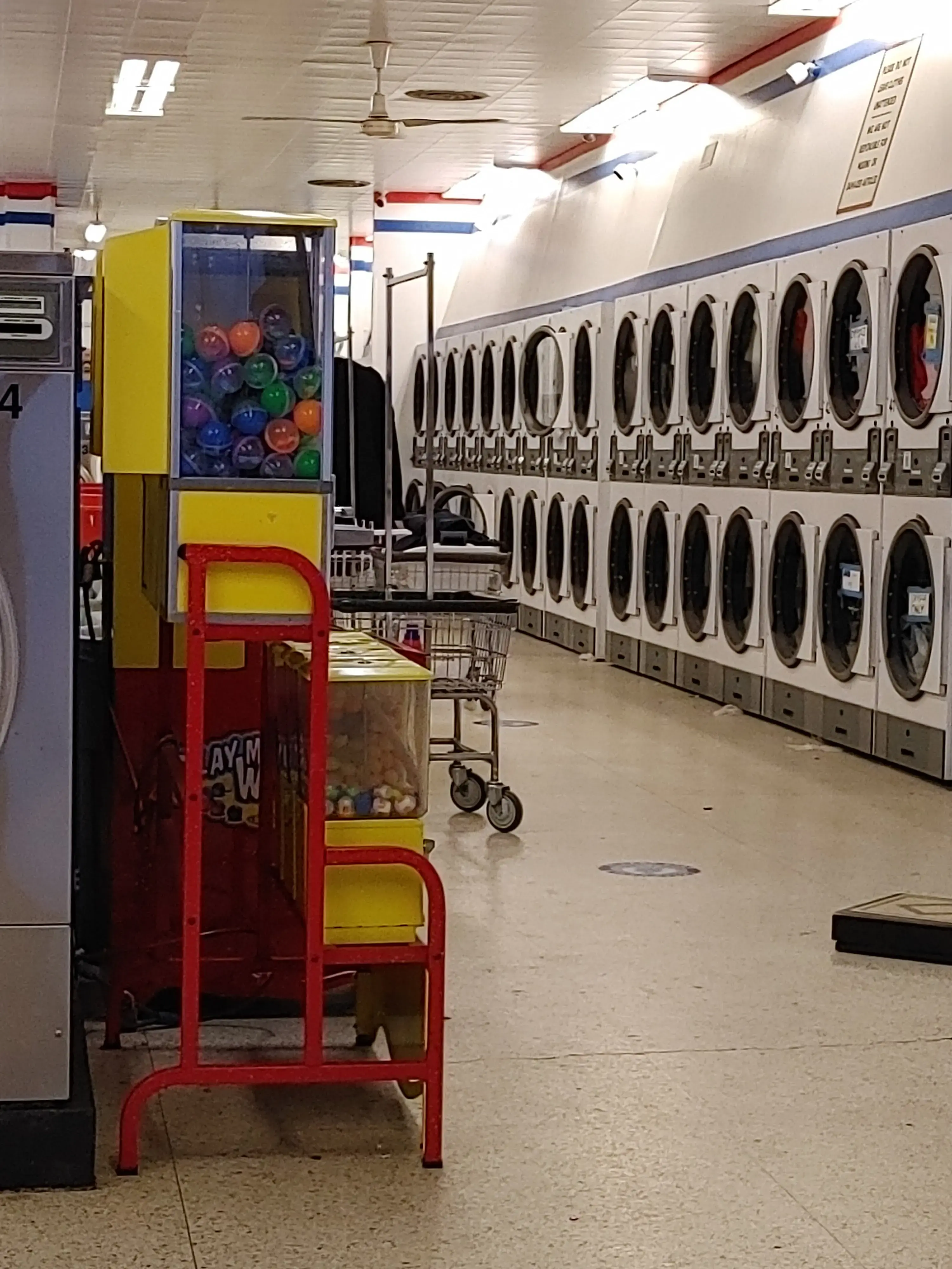 SuperSuds Laundromat thumbnail 2