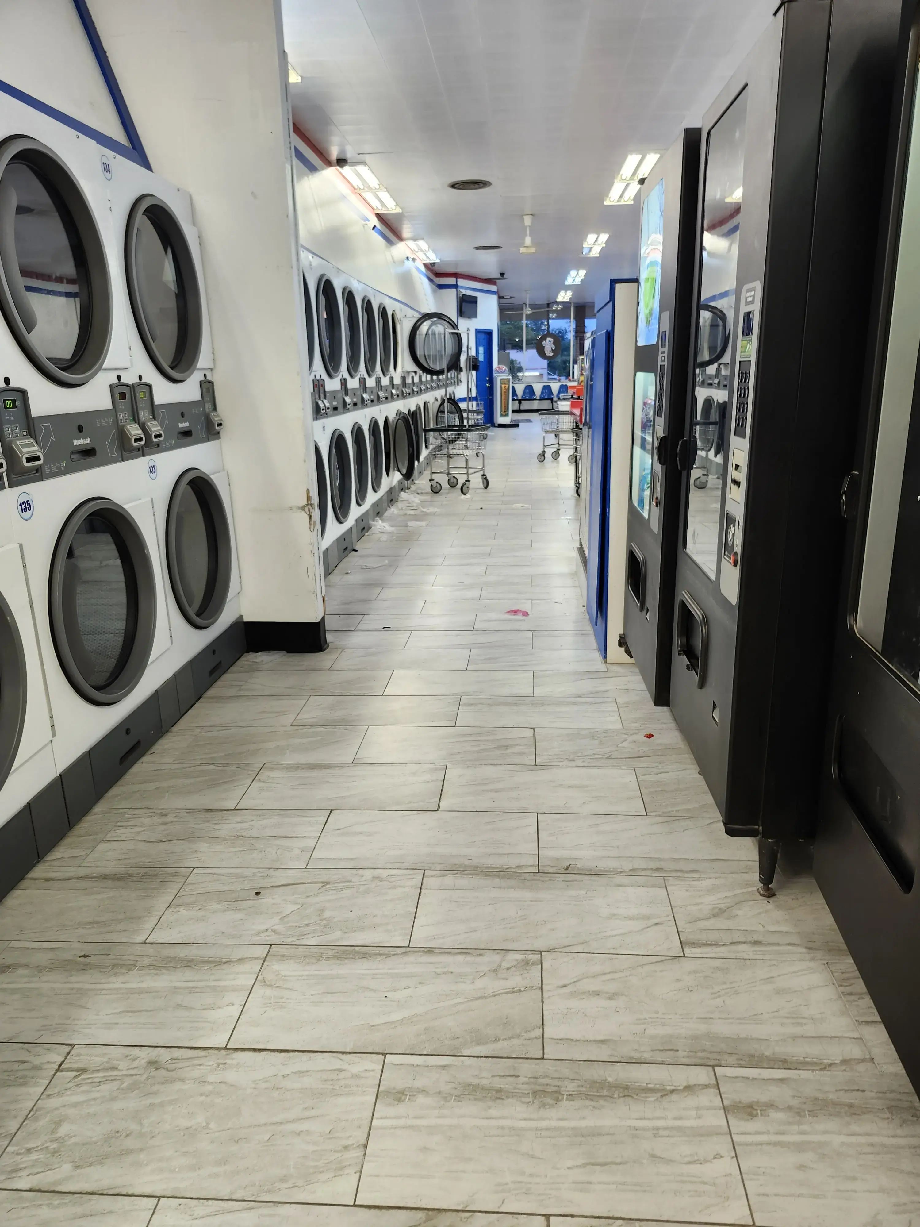 SuperSuds Laundromat thumbnail 13