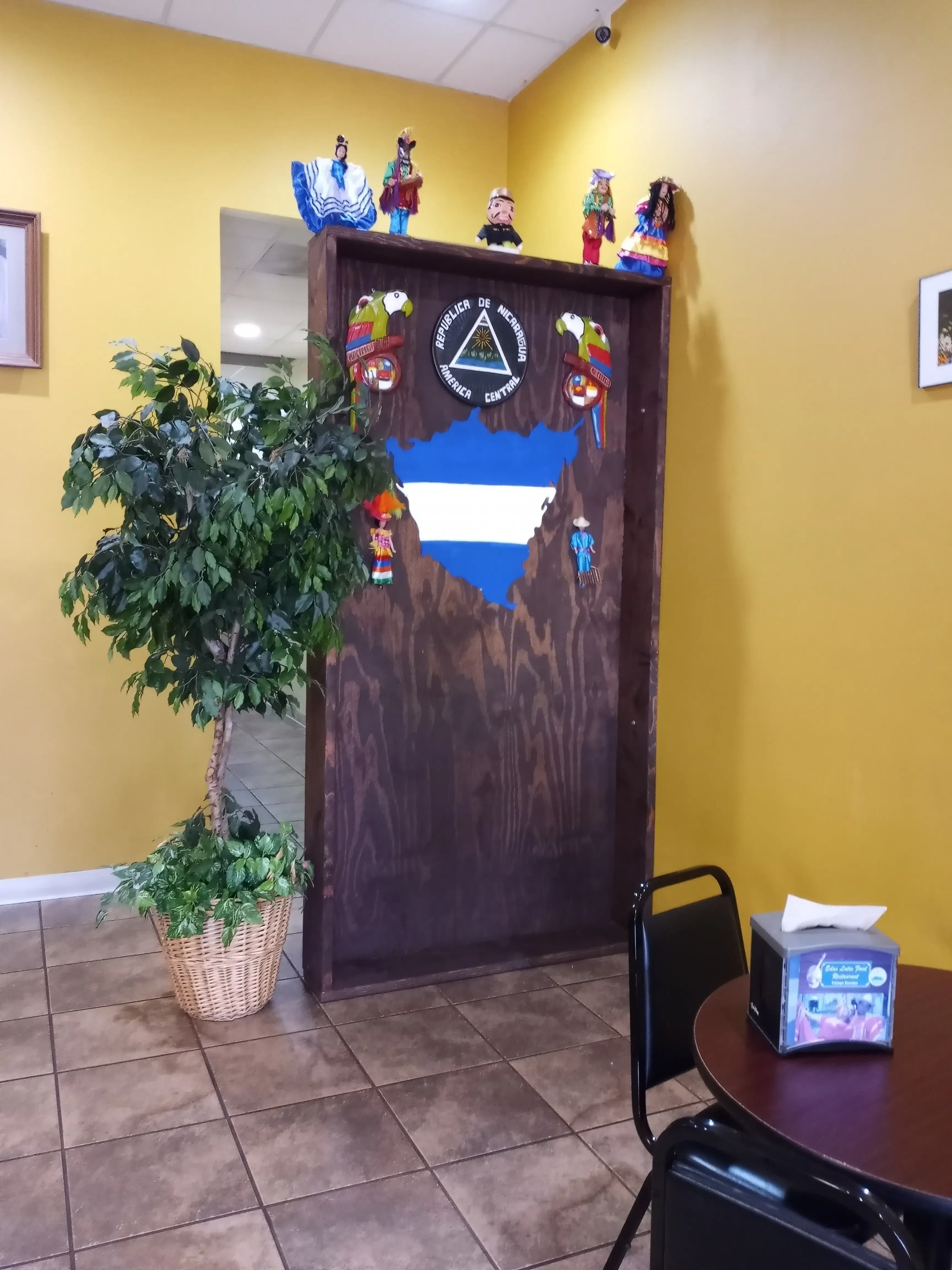 SuperSuds Laundromat - Image 20