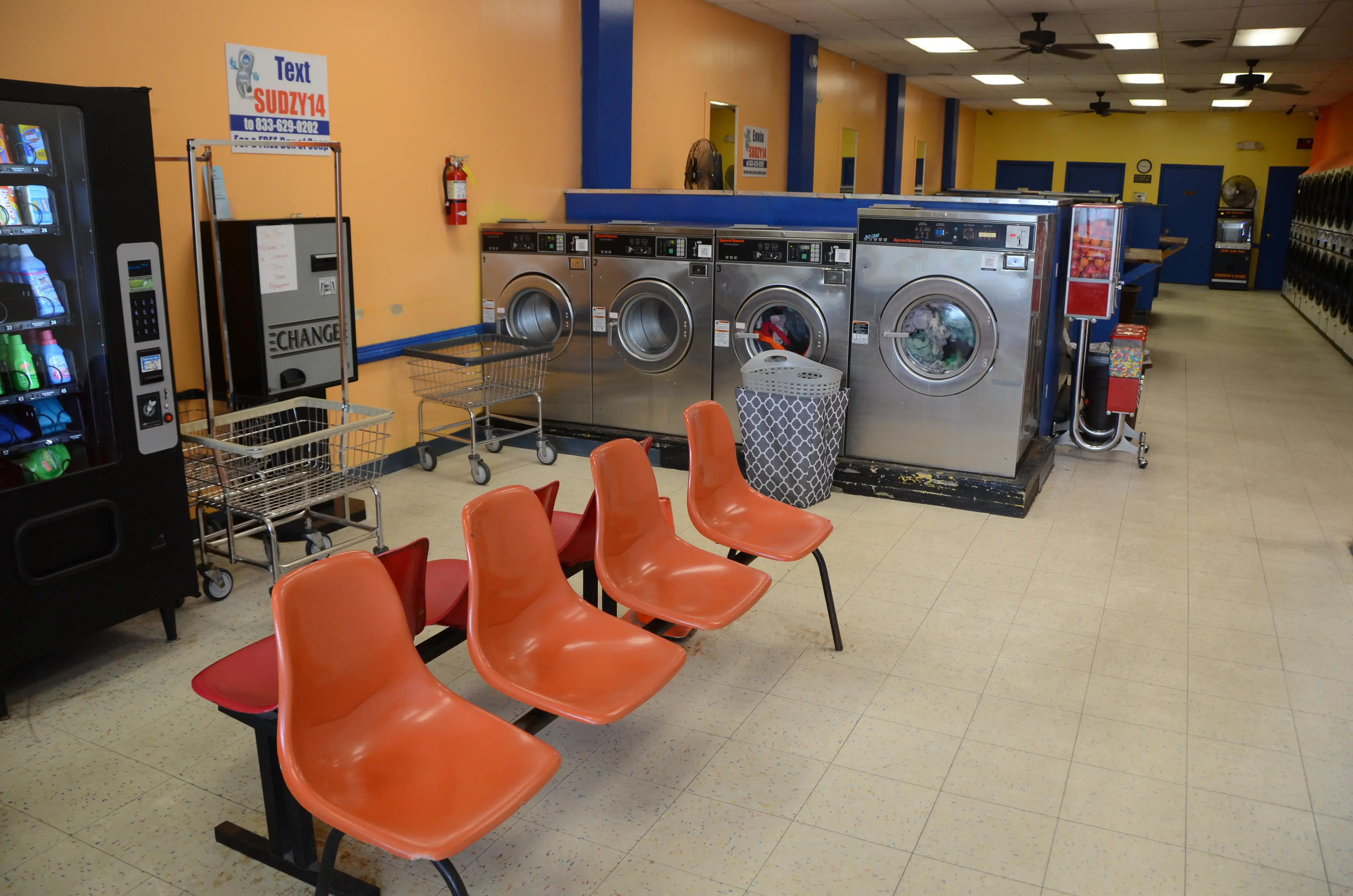 SuperSuds Laundromat - Image 4