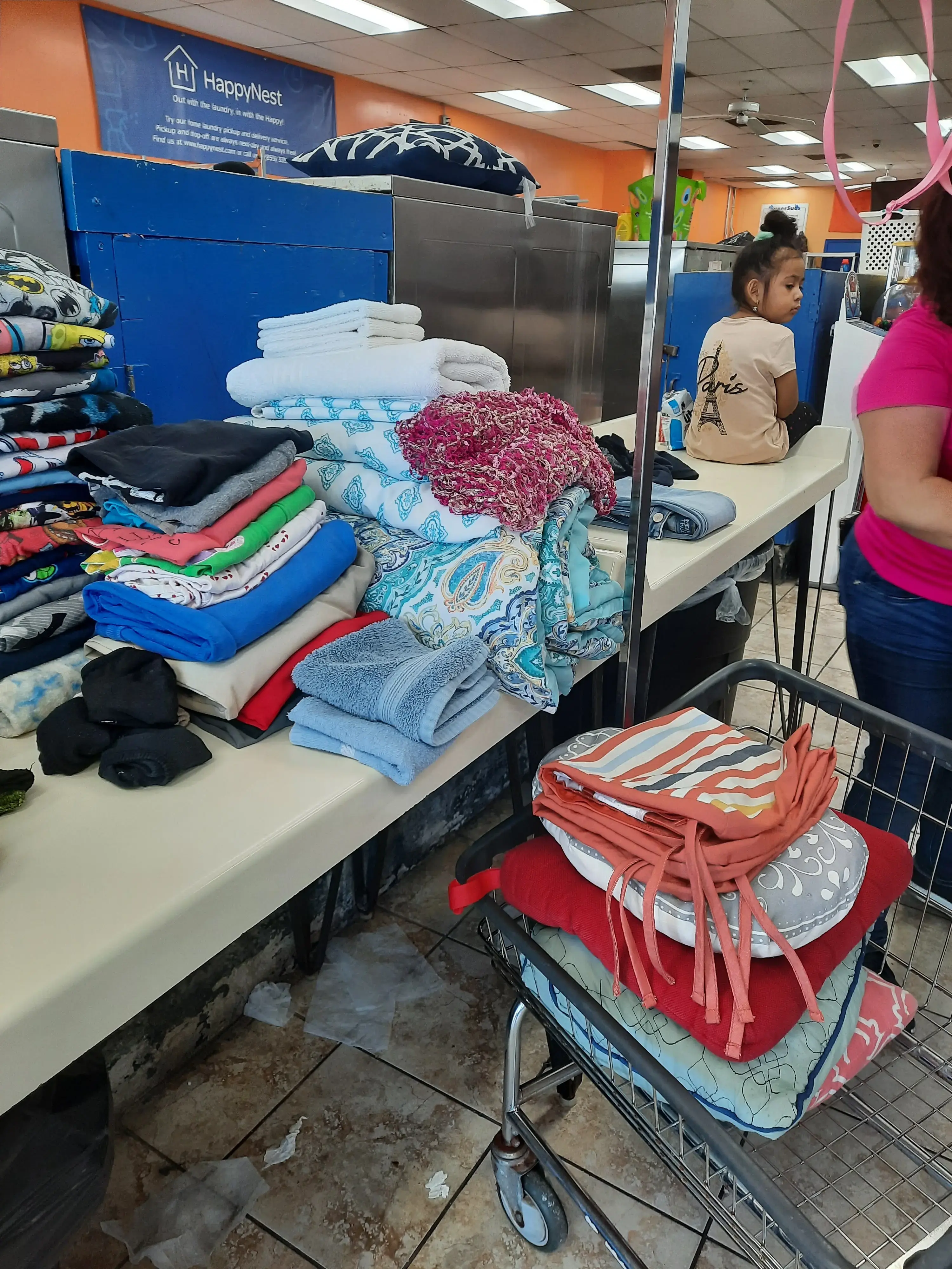SuperSuds Laundromat - Image 12