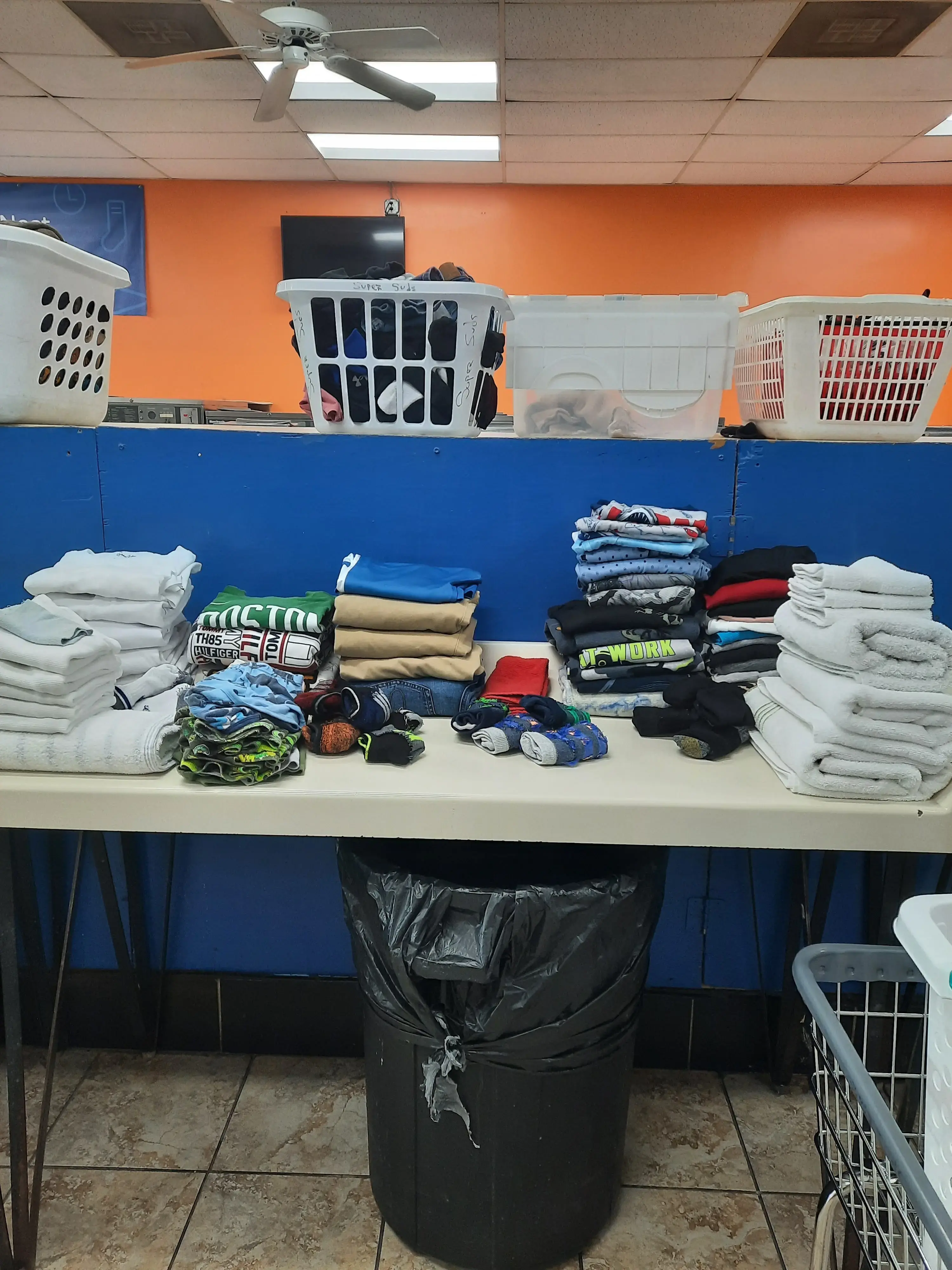 SuperSuds Laundromat thumbnail 3