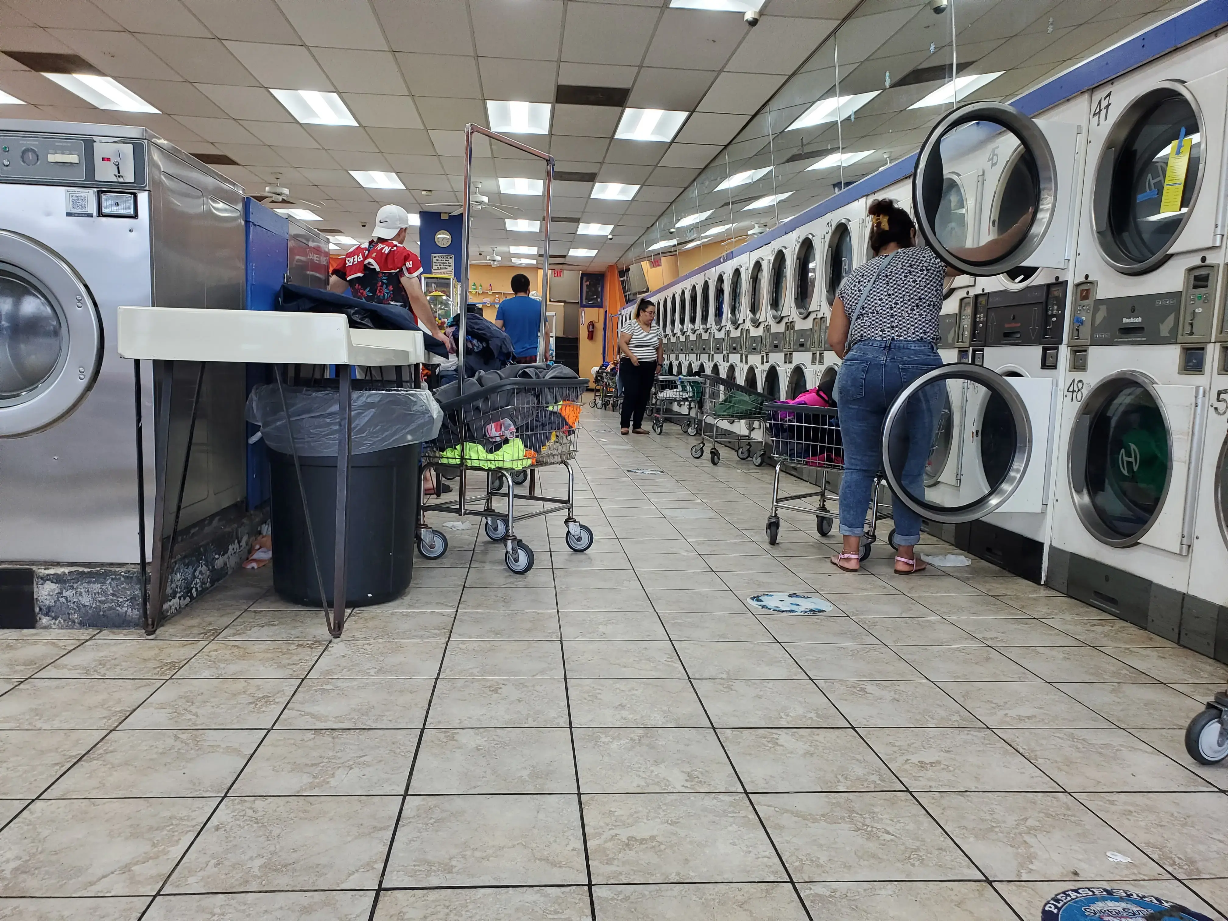 SuperSuds Laundromat thumbnail 2