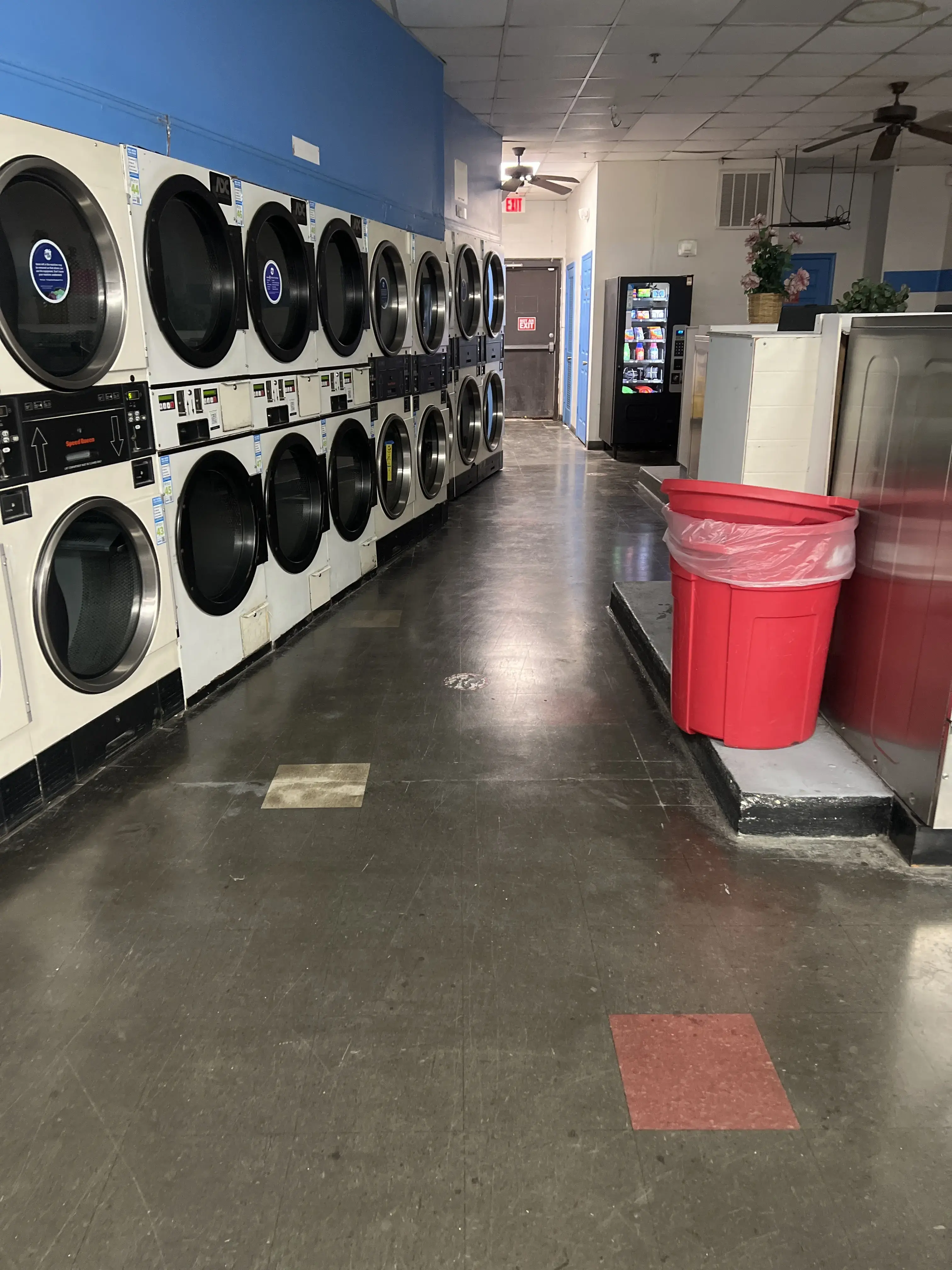 SuperSuds Laundromat thumbnail 1