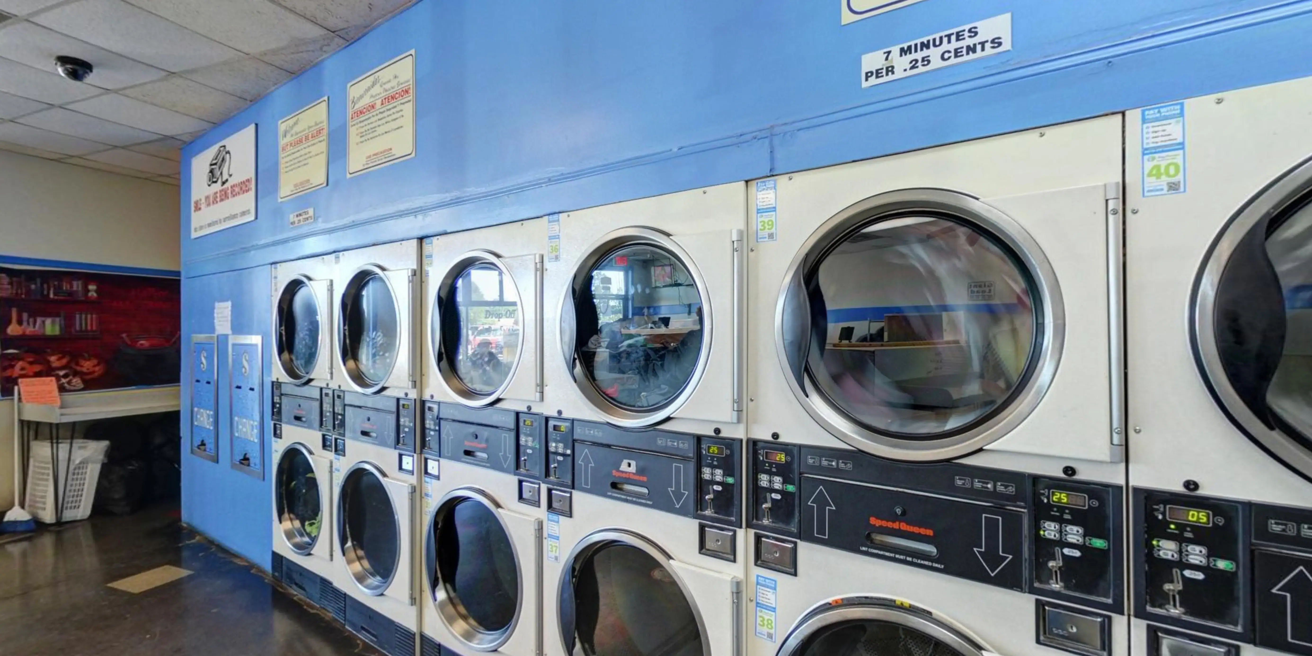 SuperSuds Laundromat thumbnail 5