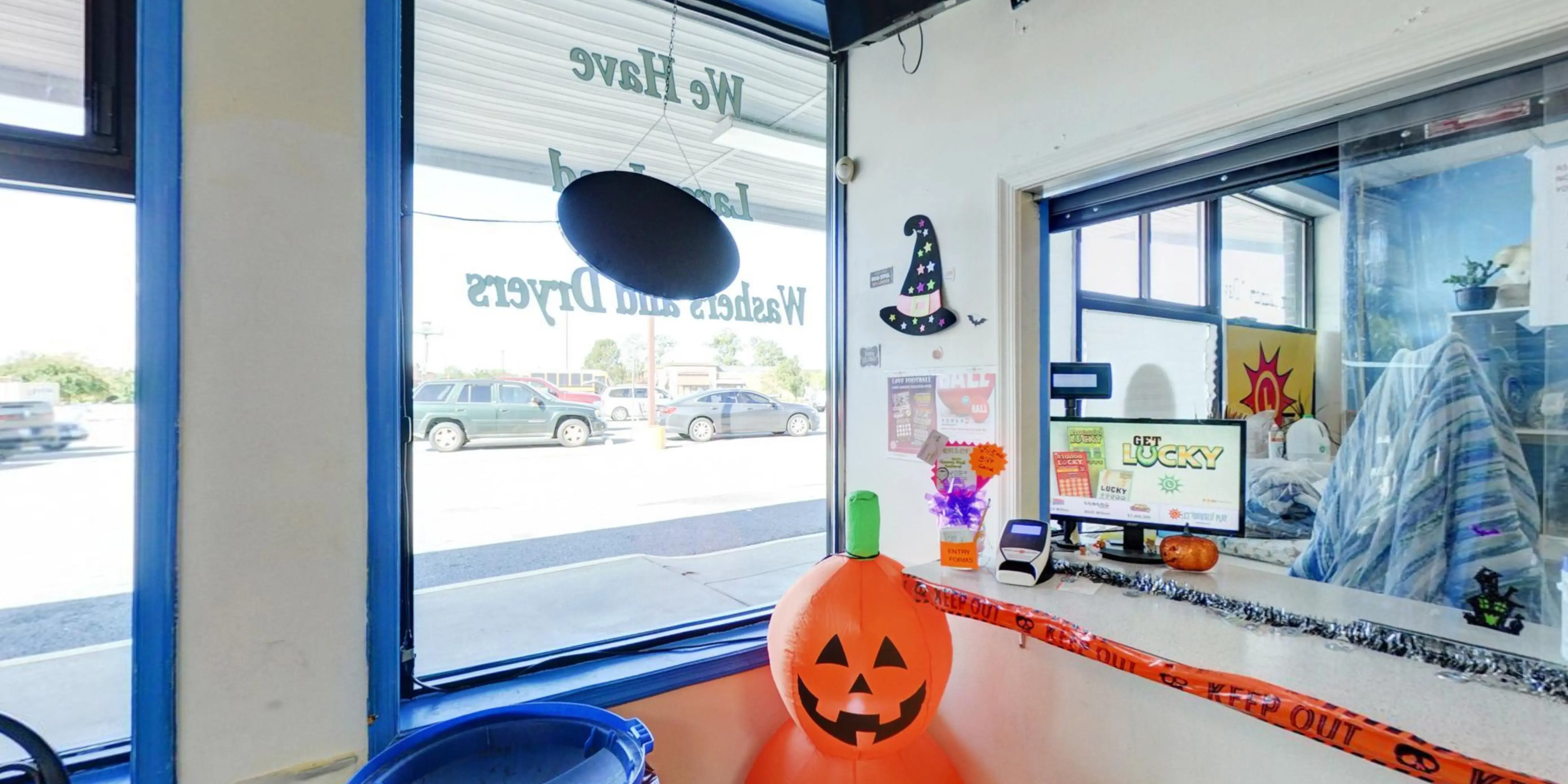 SuperSuds Laundromat - Image 17