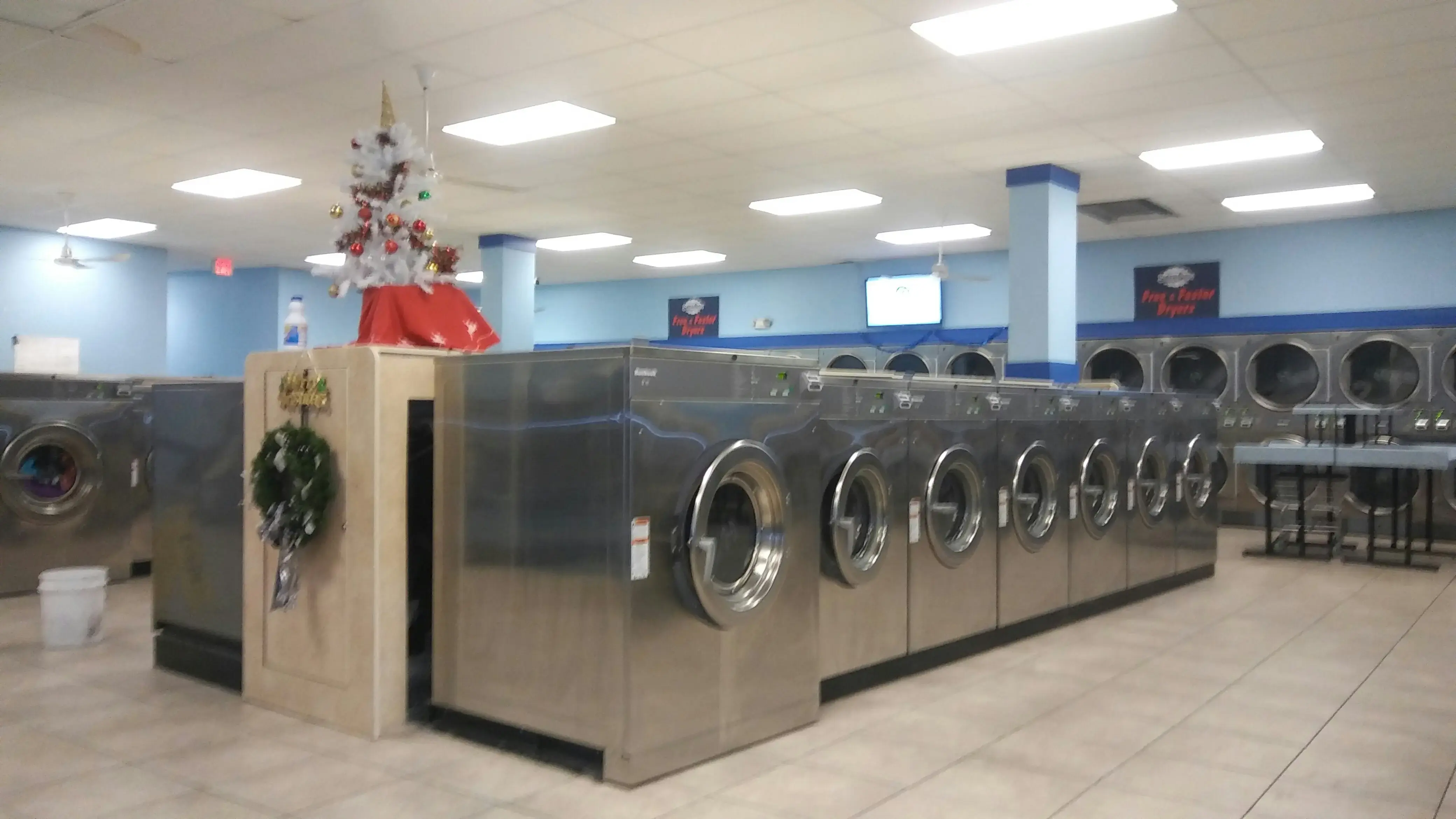 SuperSuds Laundromat thumbnail 19