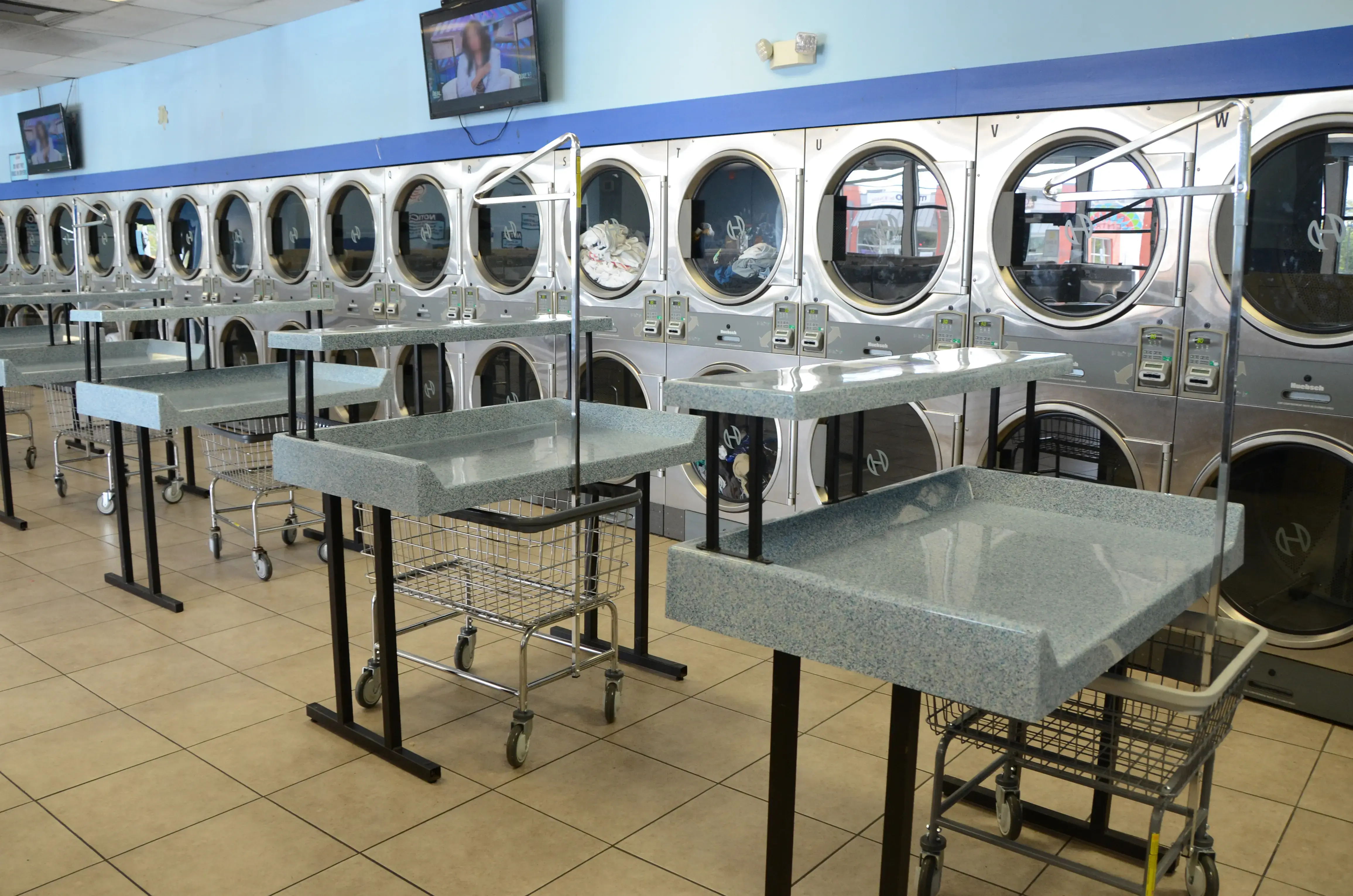 SuperSuds Laundromat thumbnail 5
