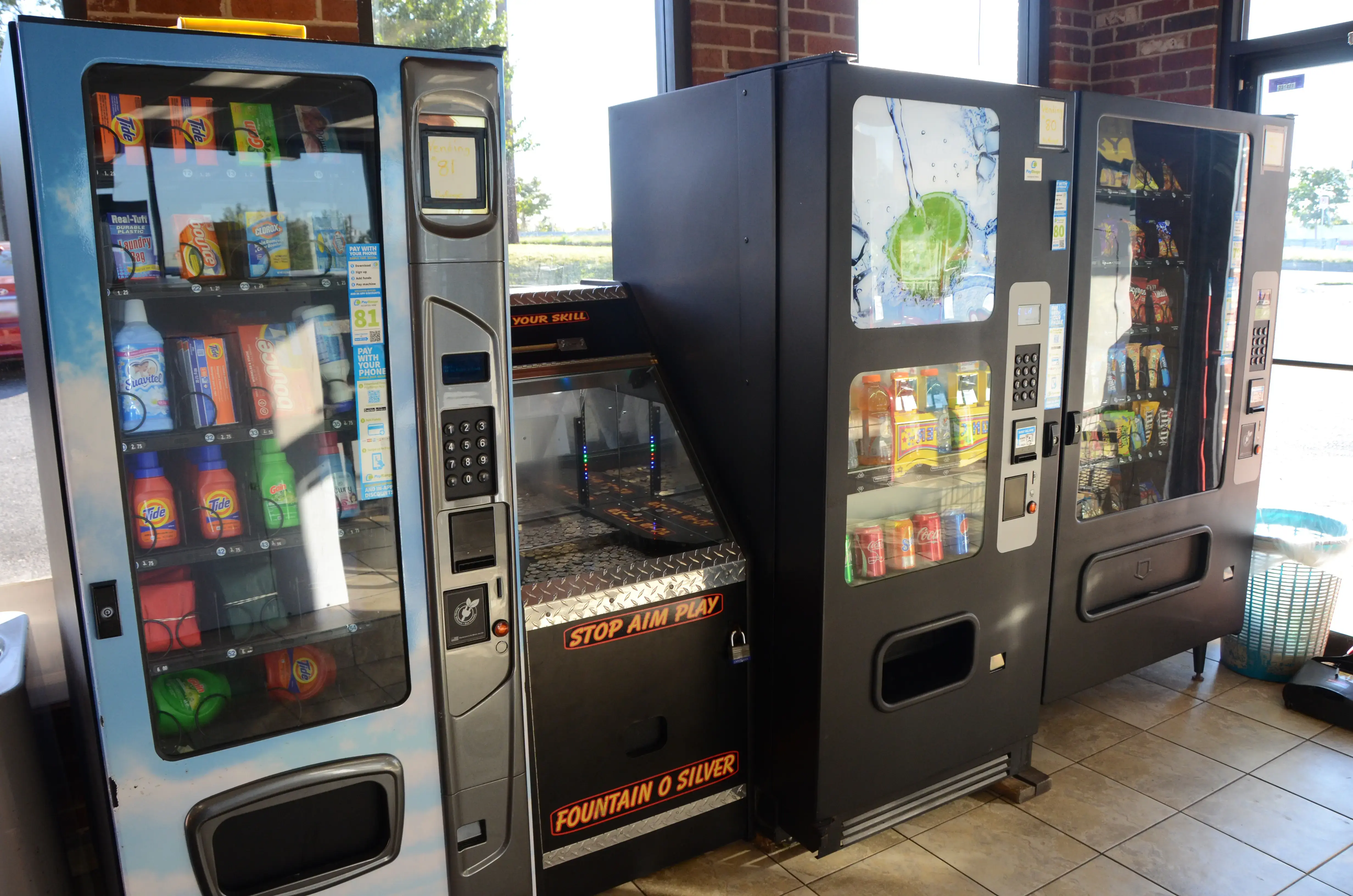 SuperSuds Laundromat - Image 11