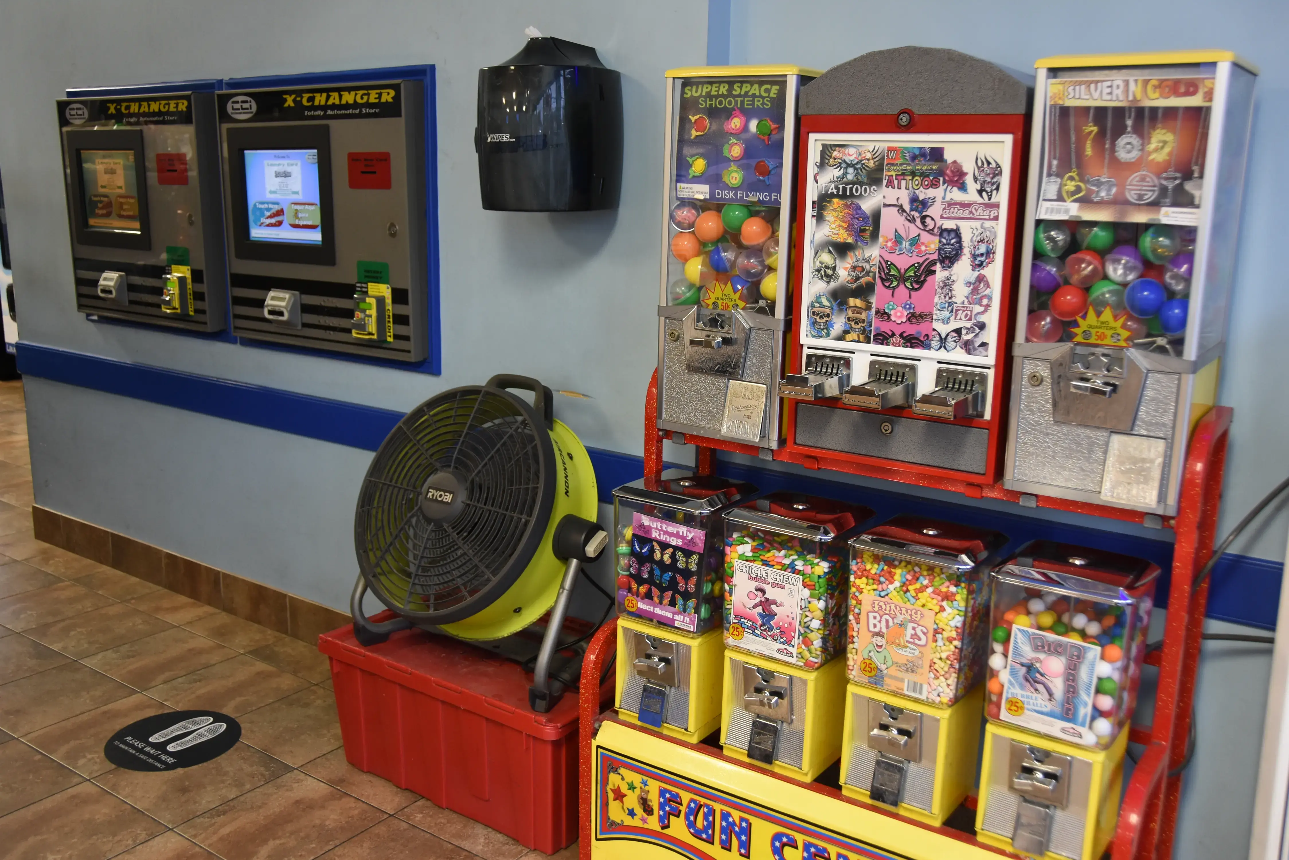 SuperSuds Laundromat - Image 5