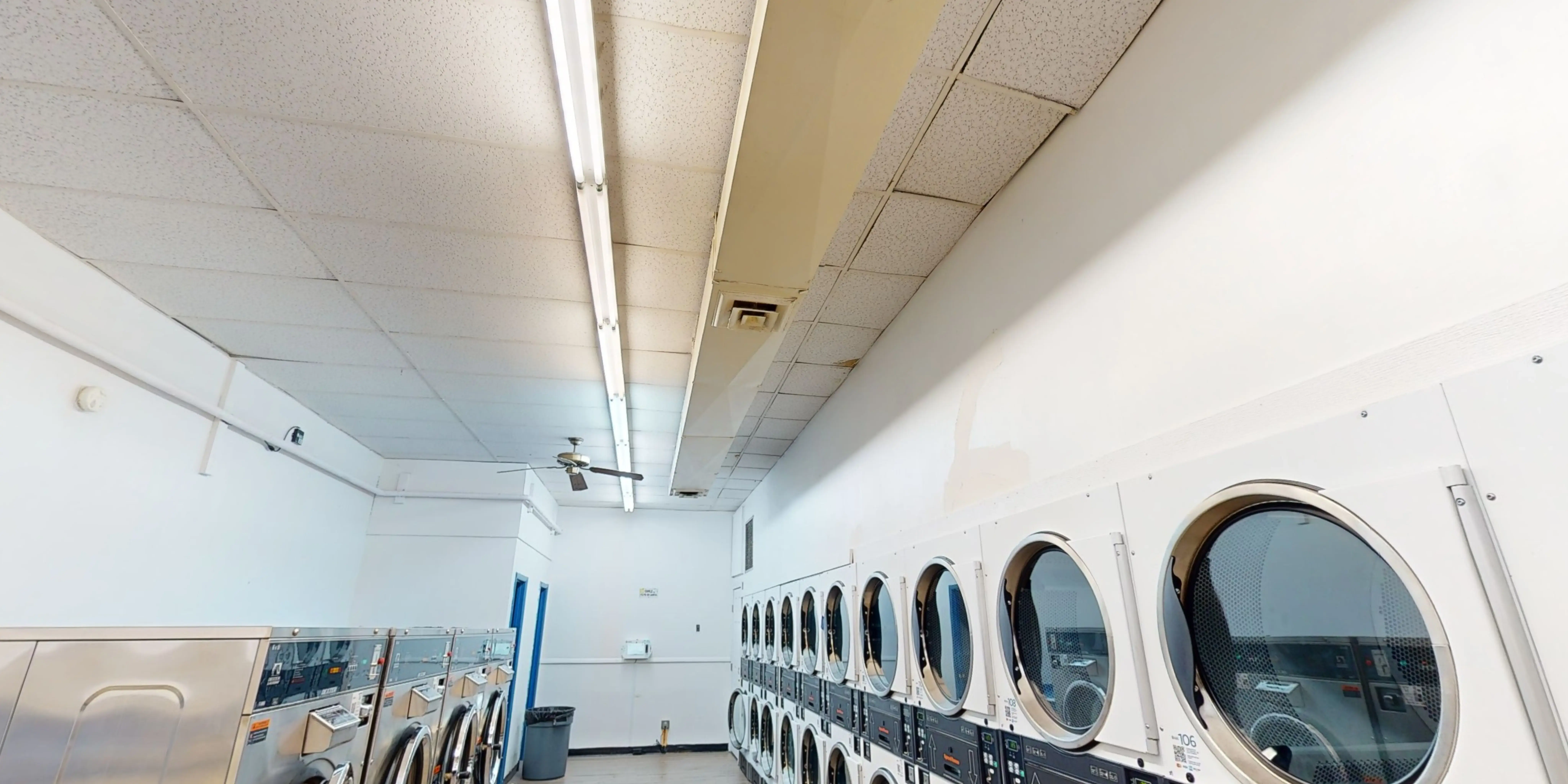 SuperSuds Laundromat - Image 14
