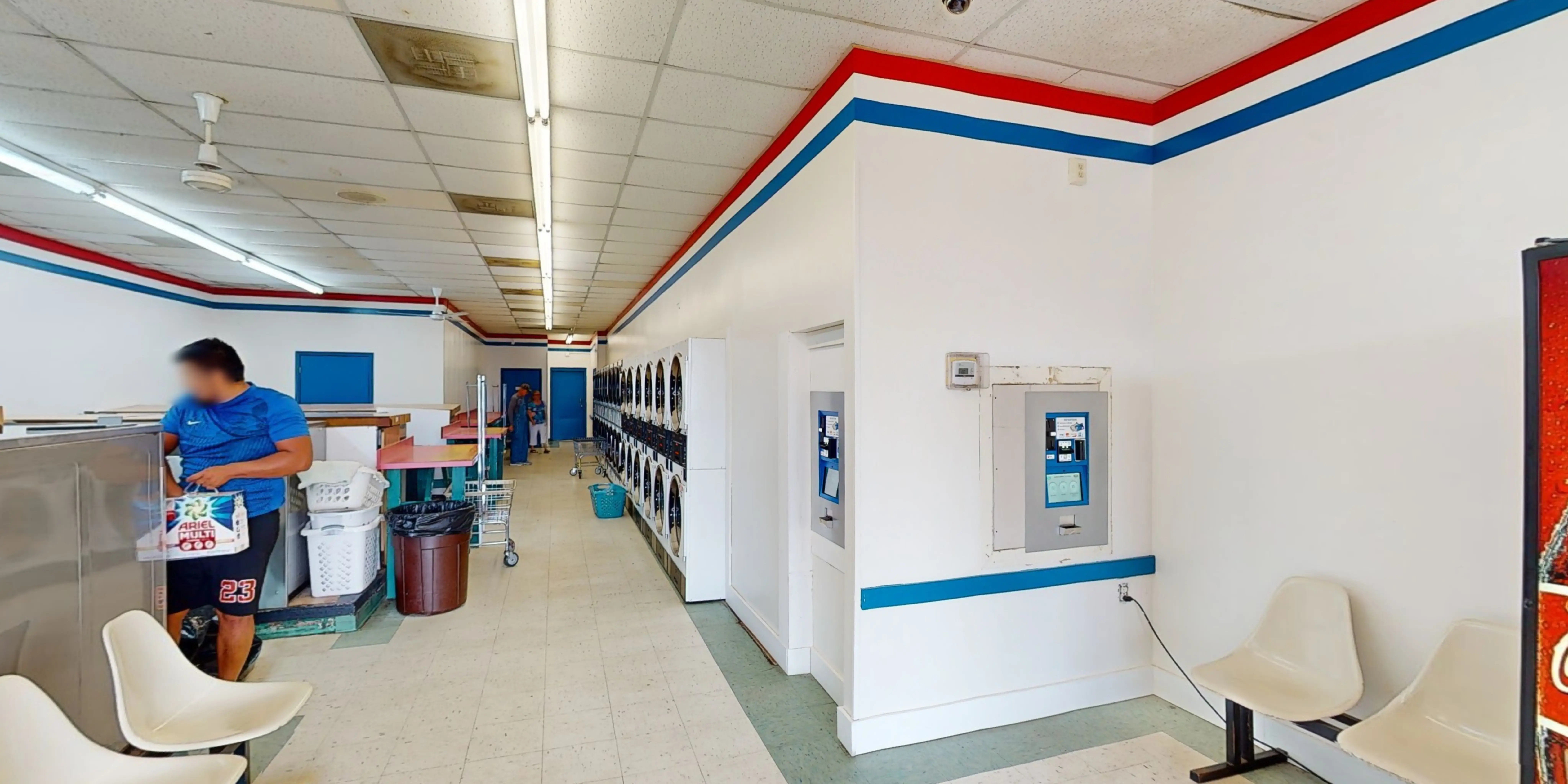 SuperSuds Laundromat - Image 6