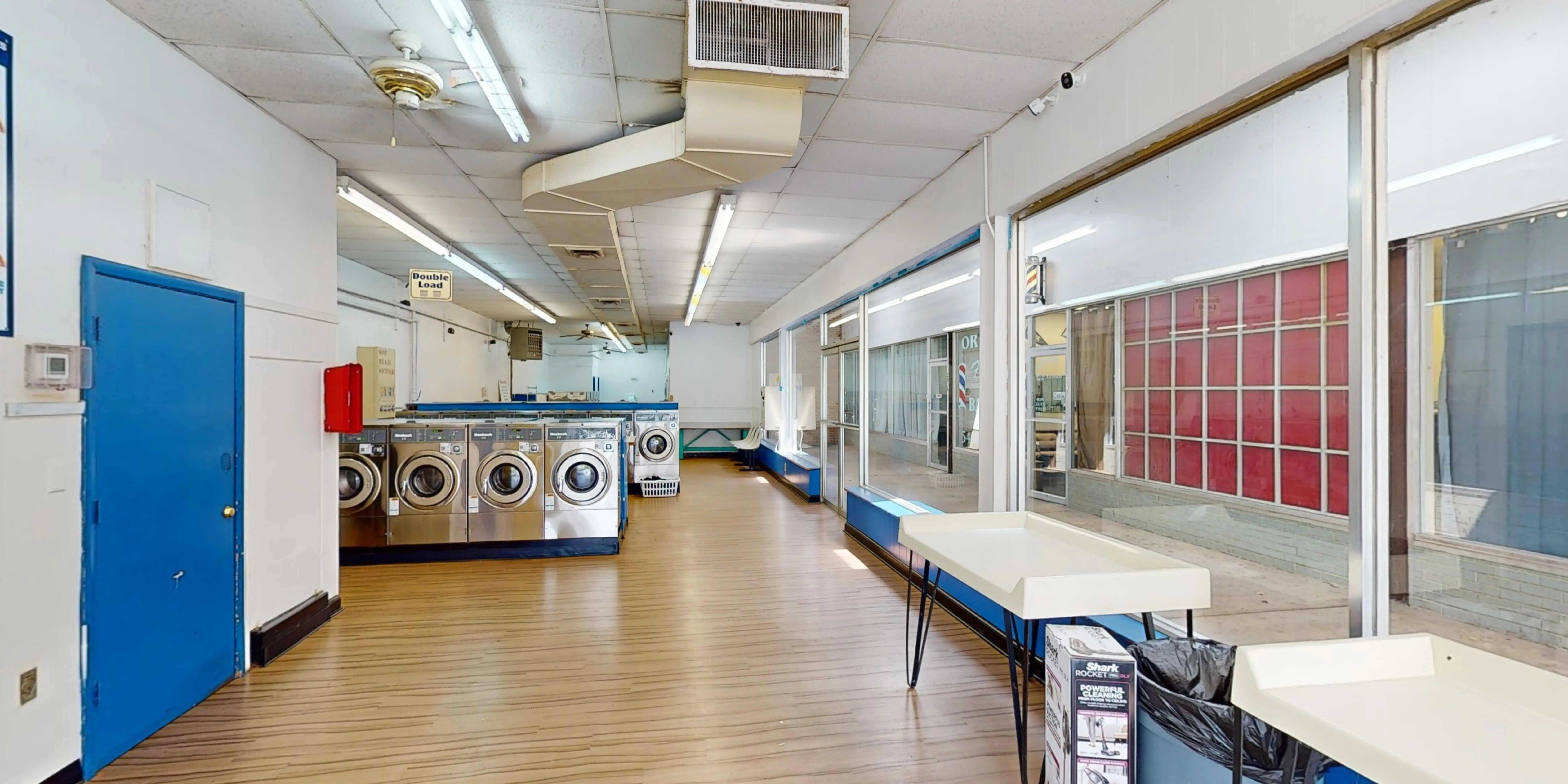 SuperSuds Laundromat - Image 17