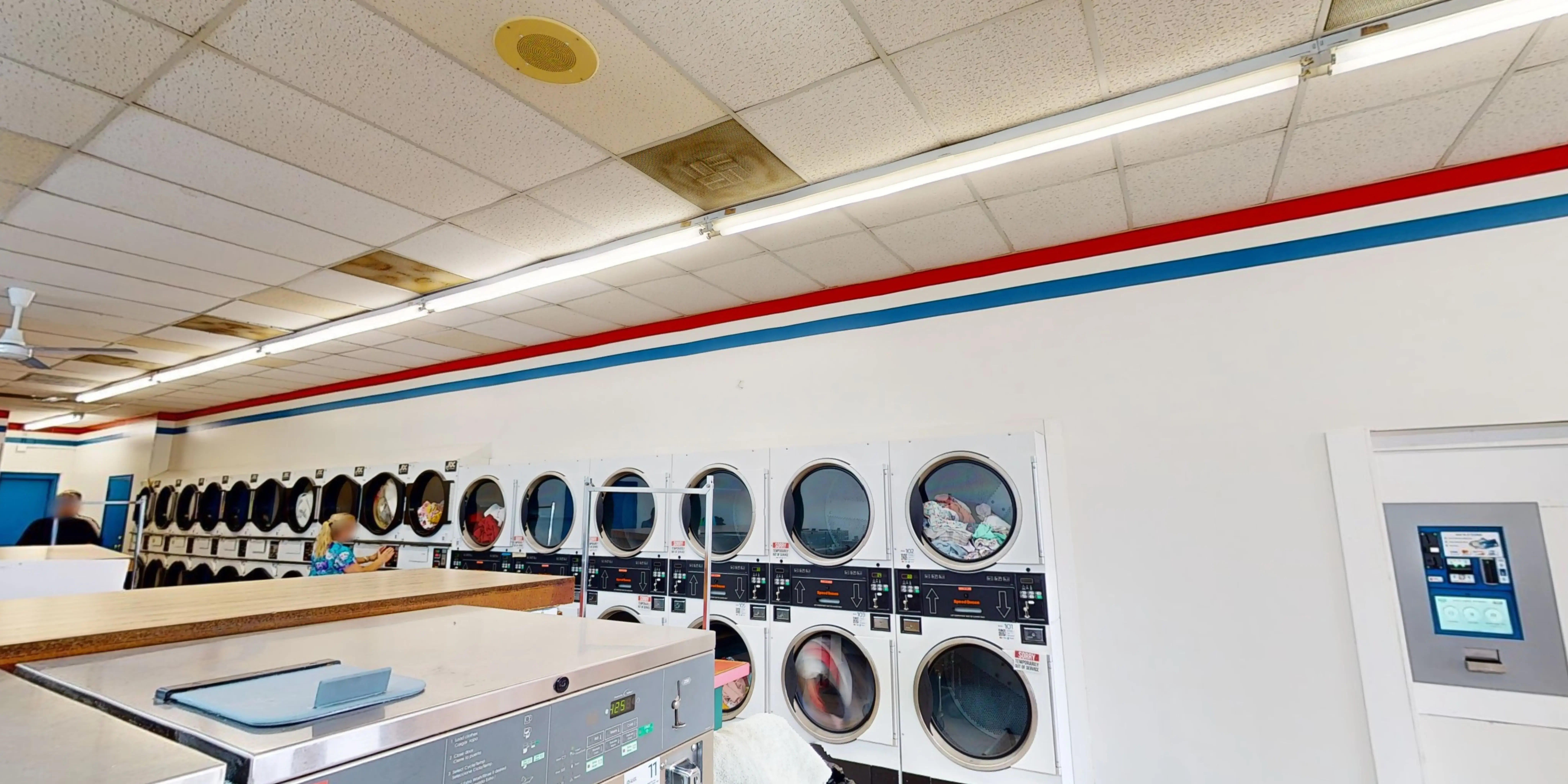 SuperSuds Laundromat - Image 18