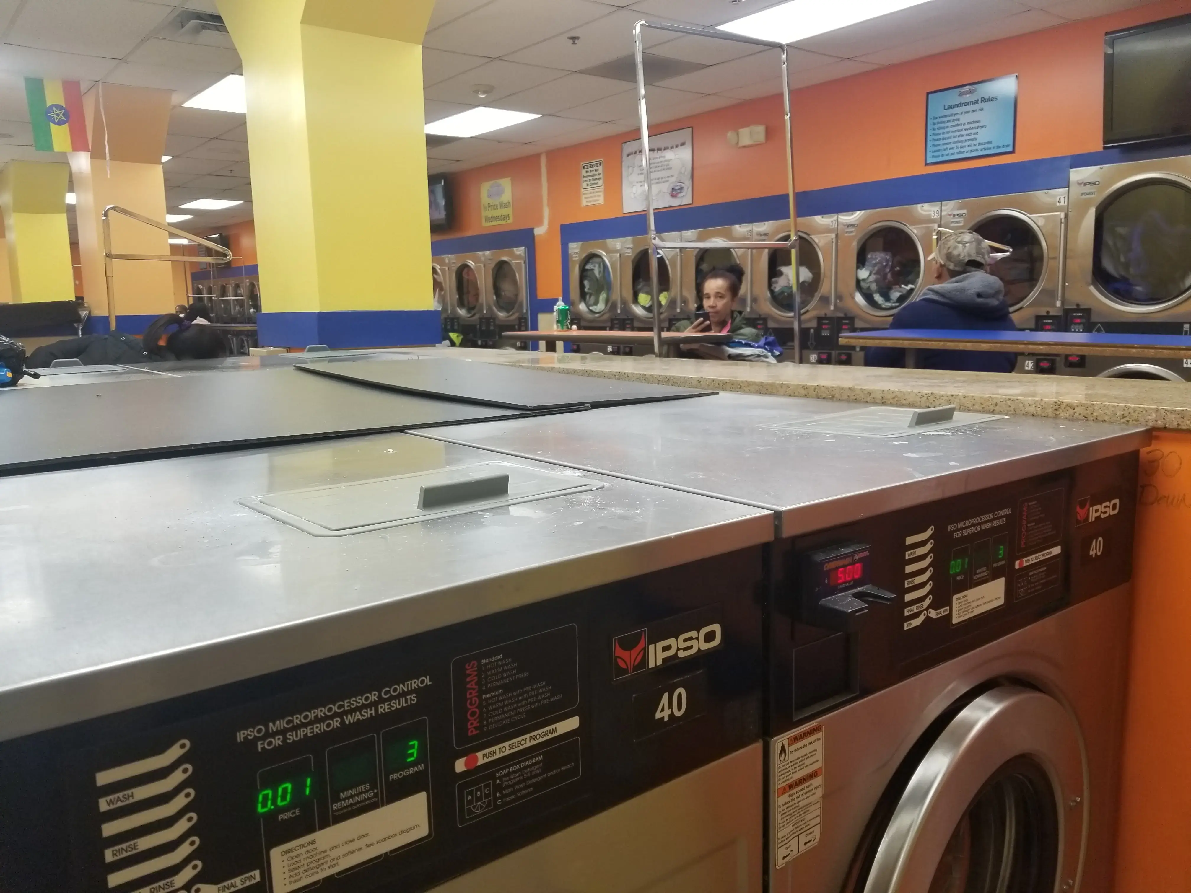 SuperSuds Laundromat - Image 12