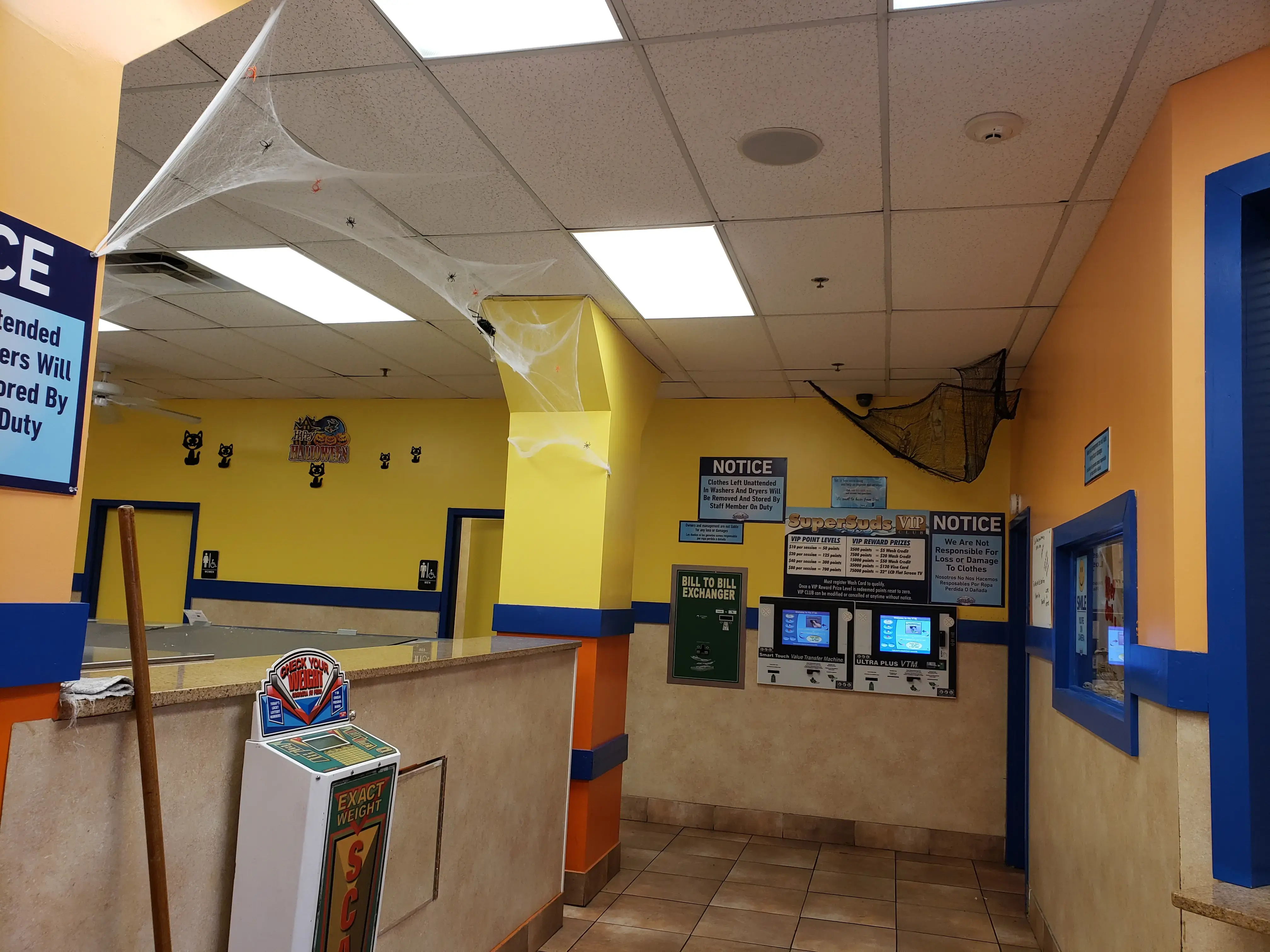 SuperSuds Laundromat - Image 6