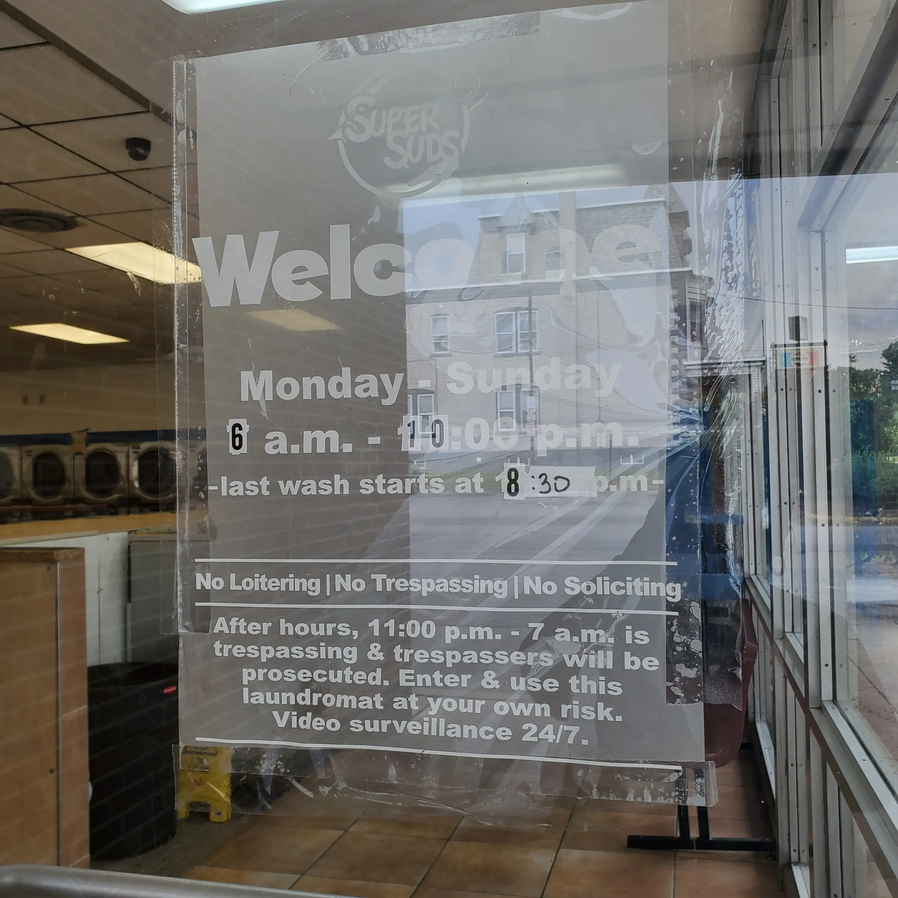 SuperSuds Laundromat - Image 18