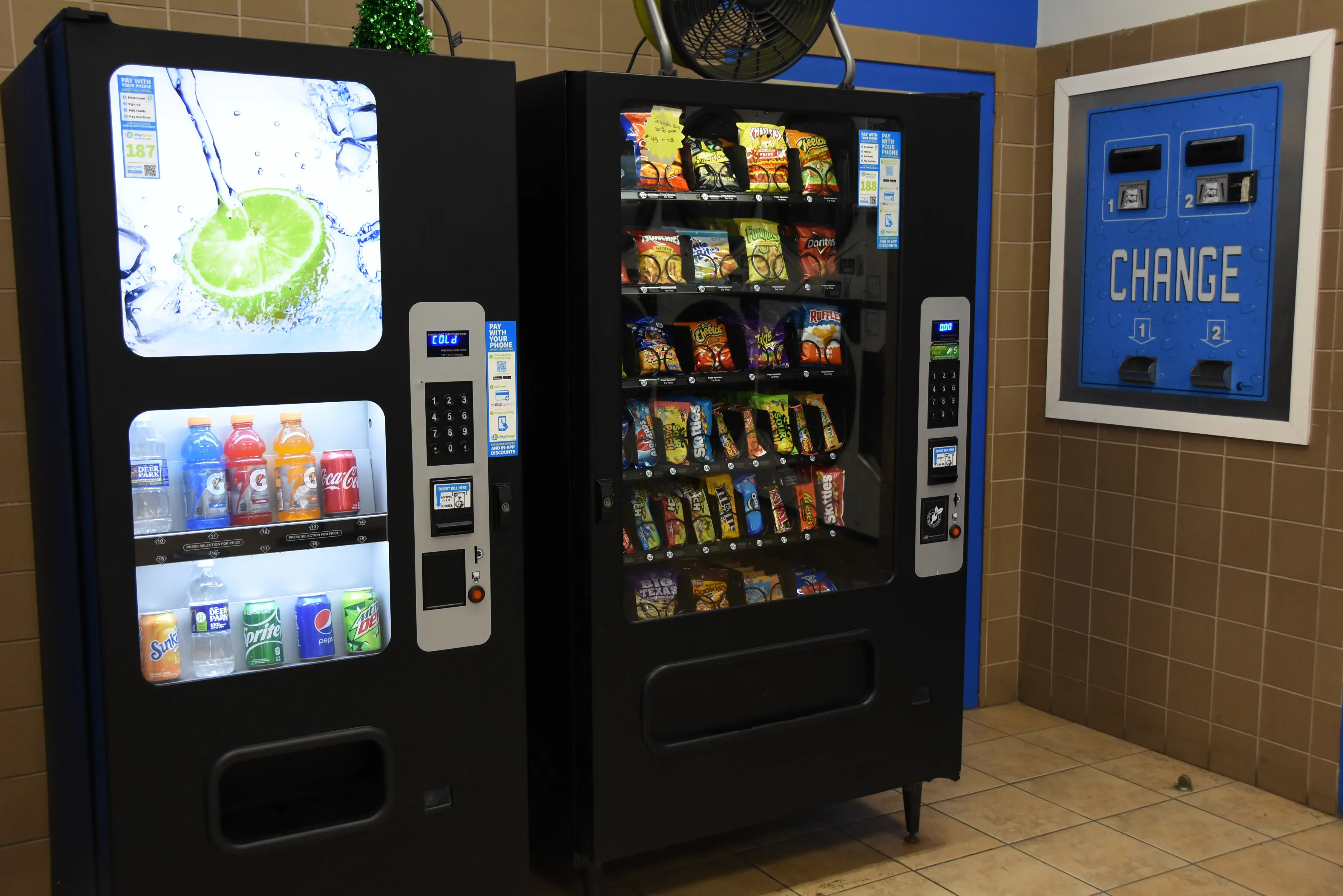 SuperSuds Laundromat - Image 3