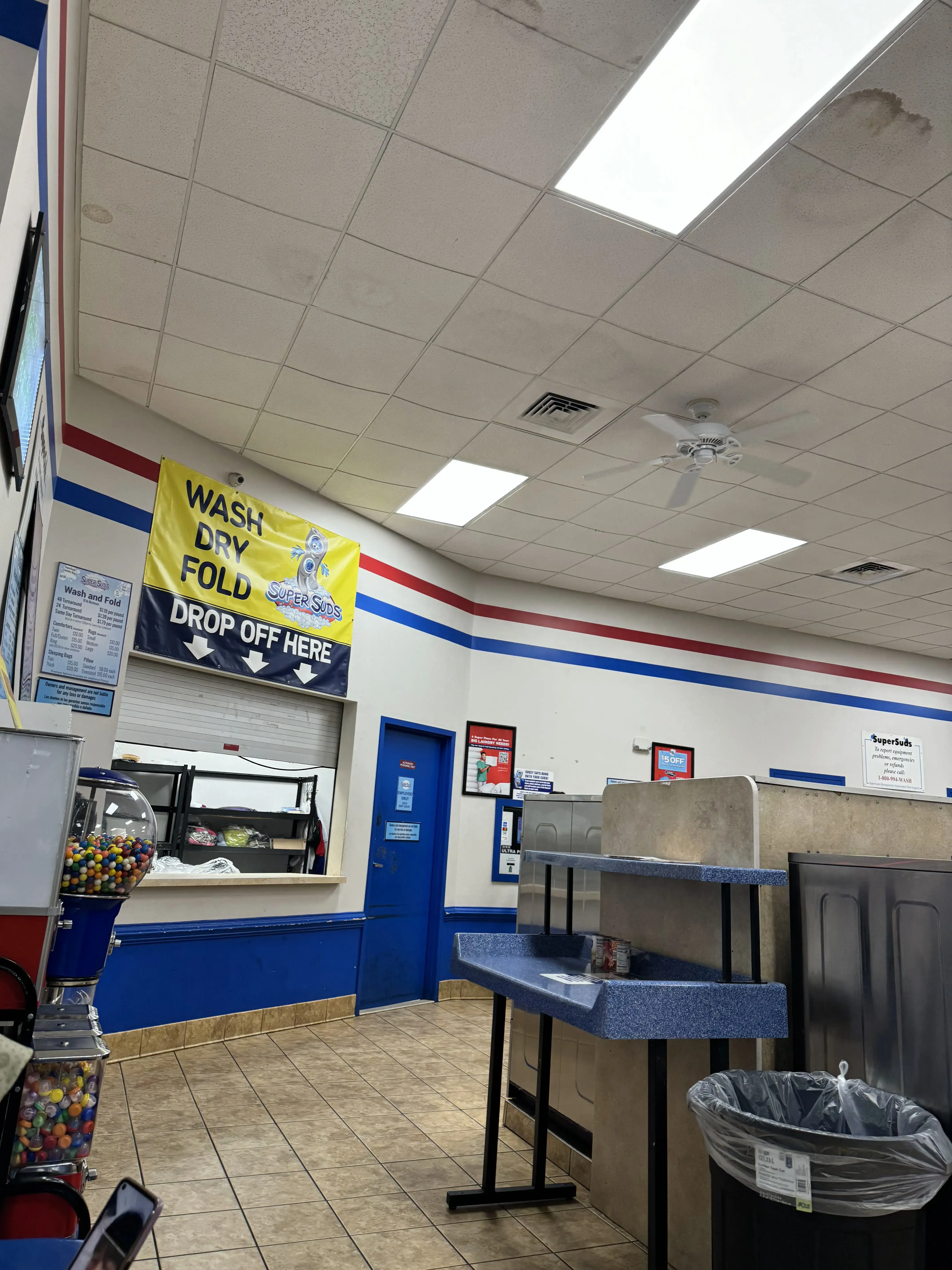 SuperSuds Laundromat - Image 8