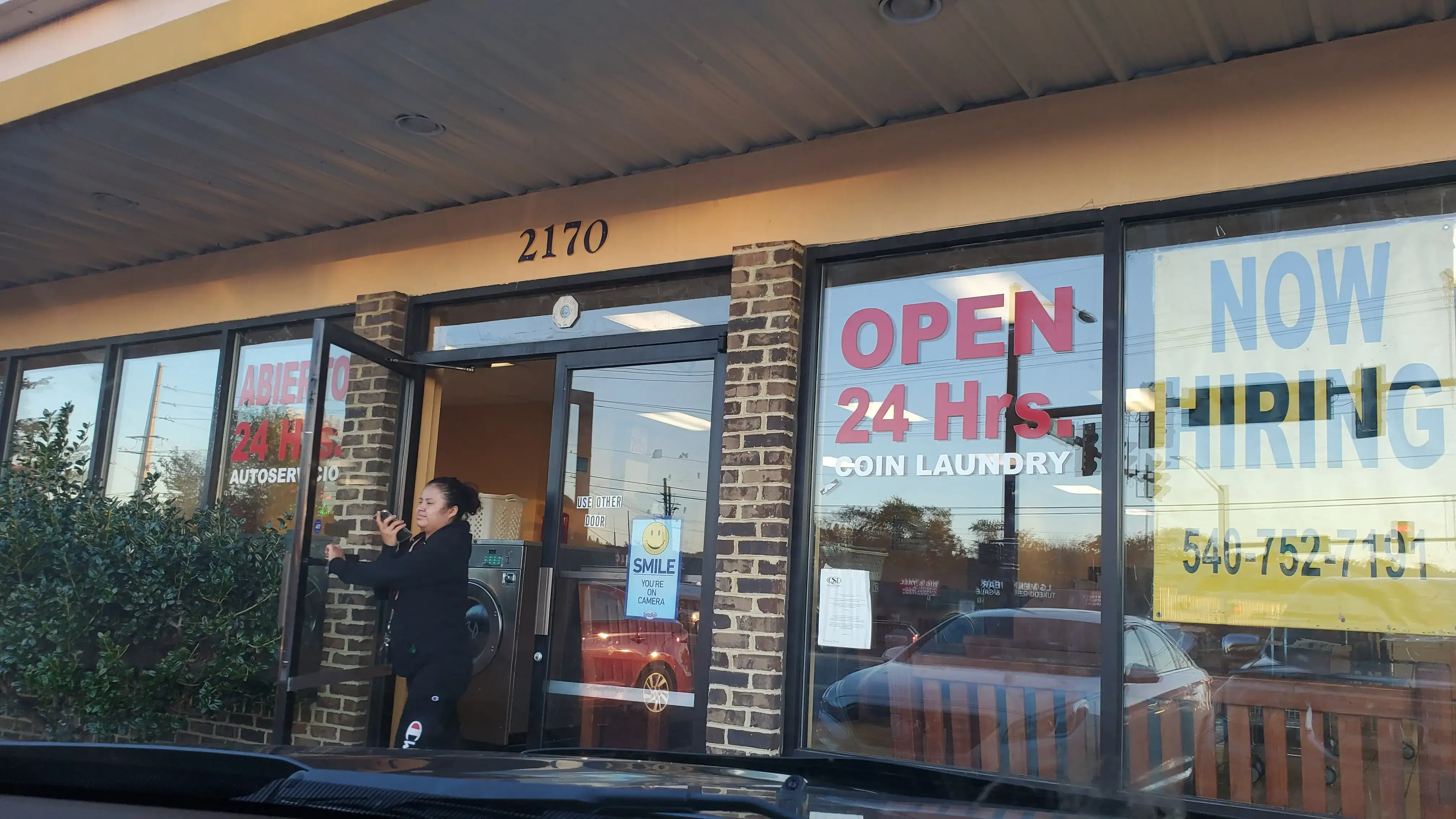 SuperSuds Laundromat - Image 11