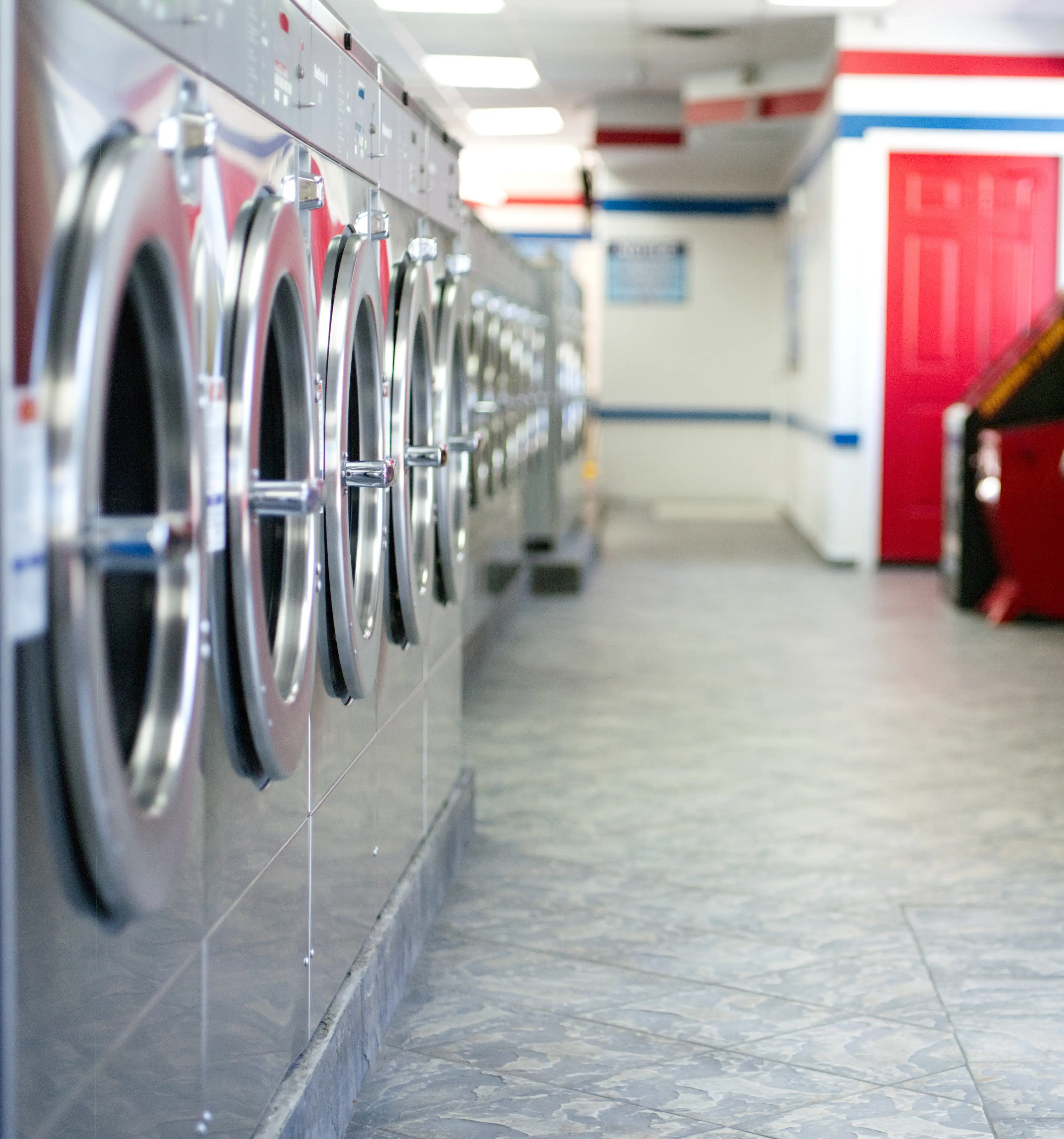SuperSuds Laundromat - Image 14