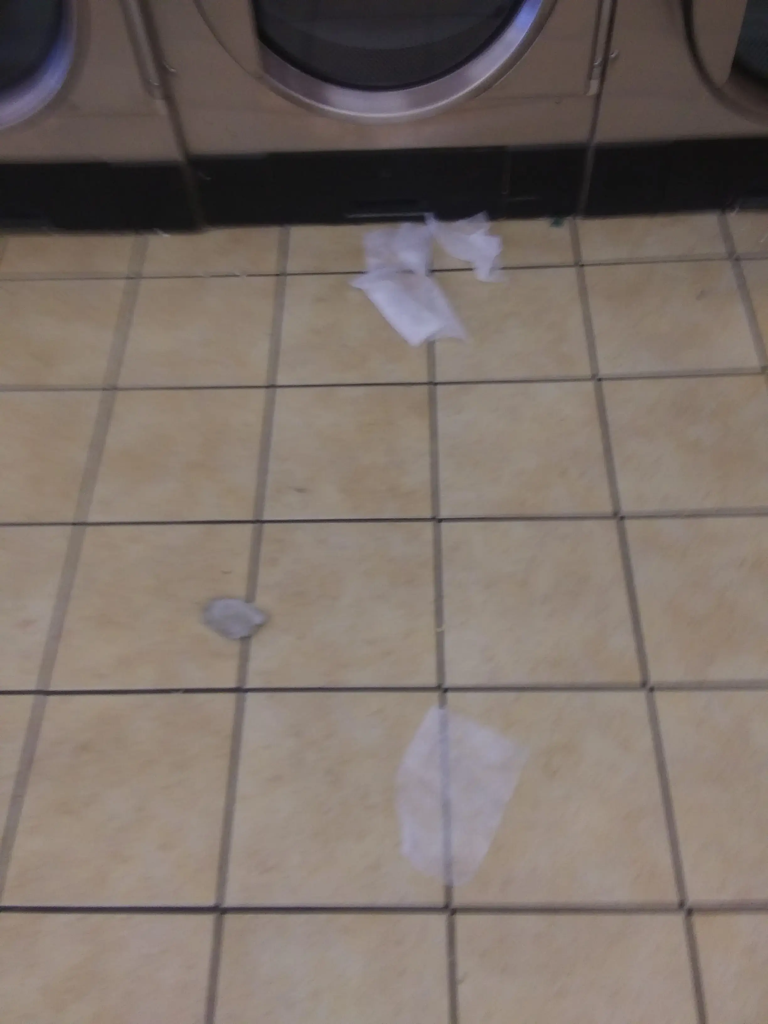 SuperSuds Laundromat - Image 20