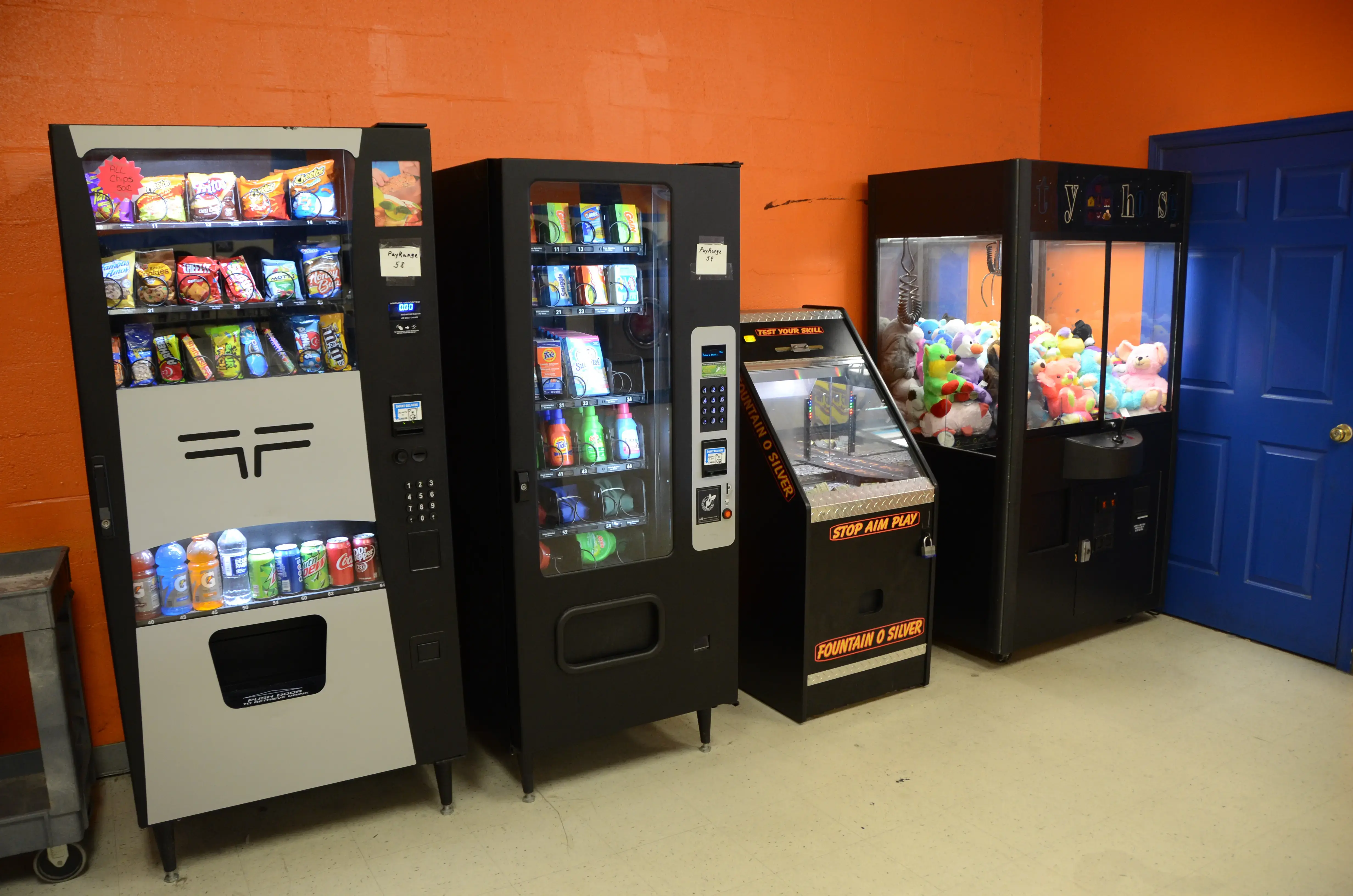 SuperSuds Laundromat - Image 8