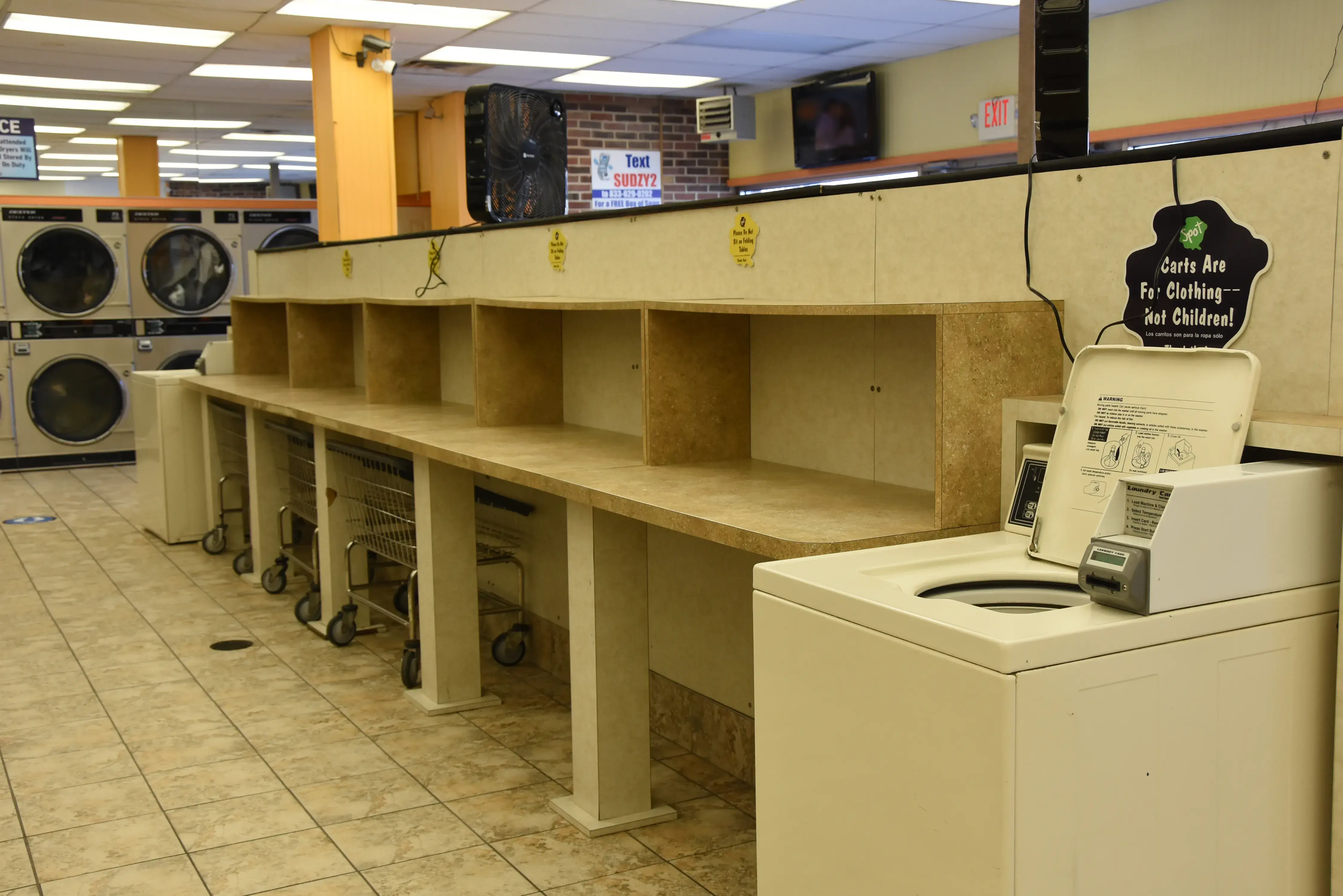 SuperSuds Laundromat - Image 14