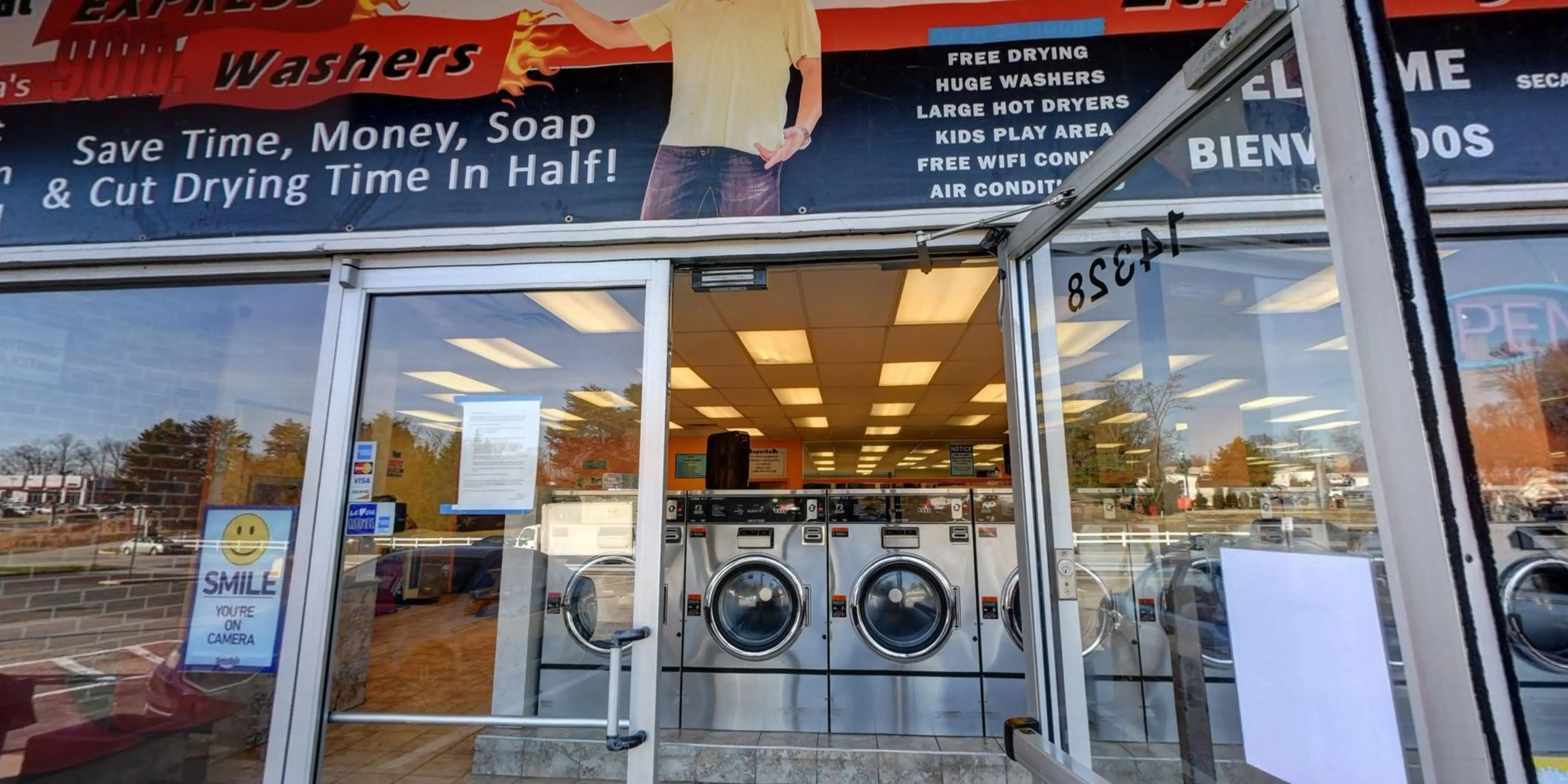 SuperSuds Laundromat - Image 17