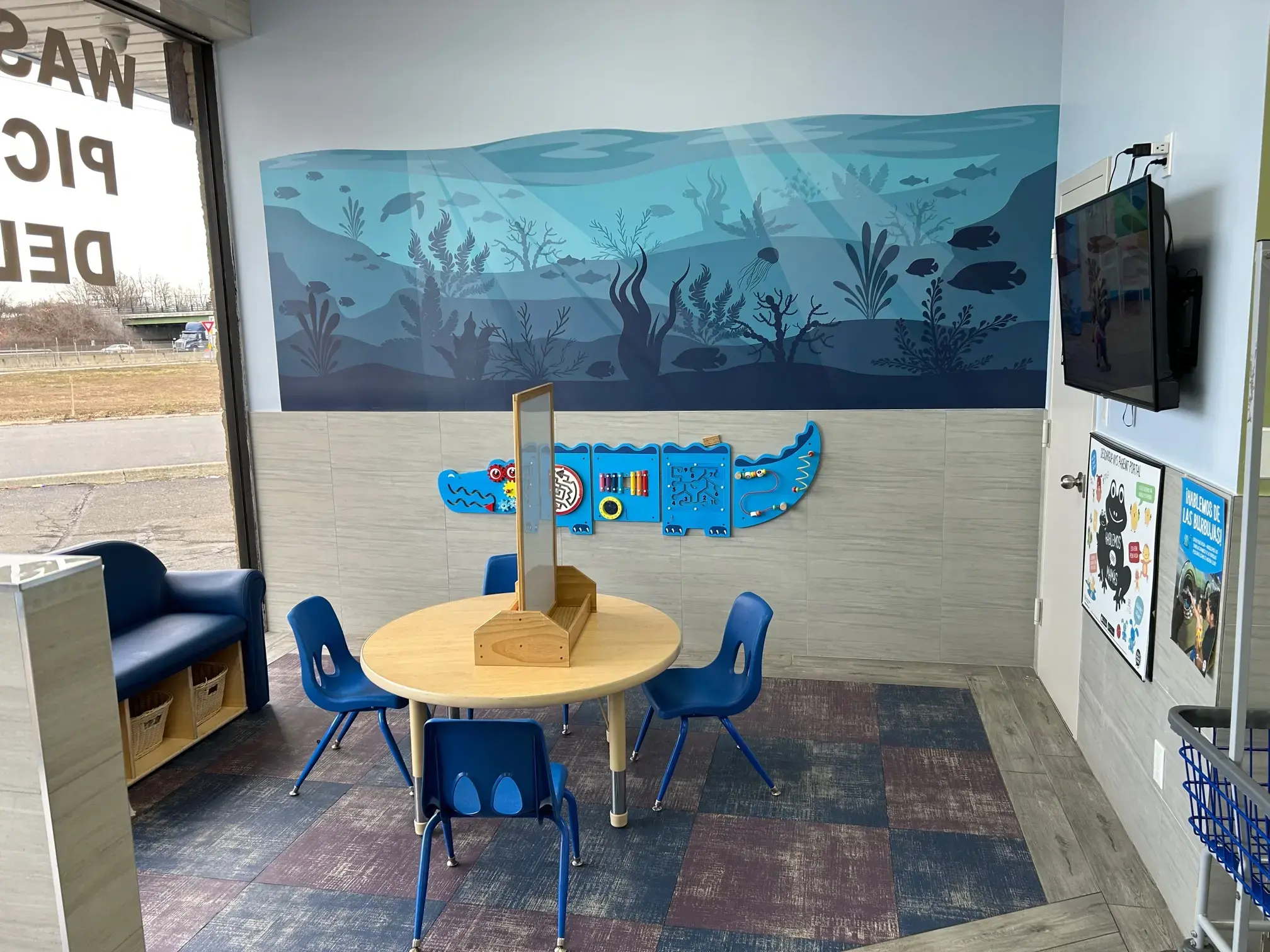 SuperSudz Laundromat | Bay Shore - Image 6