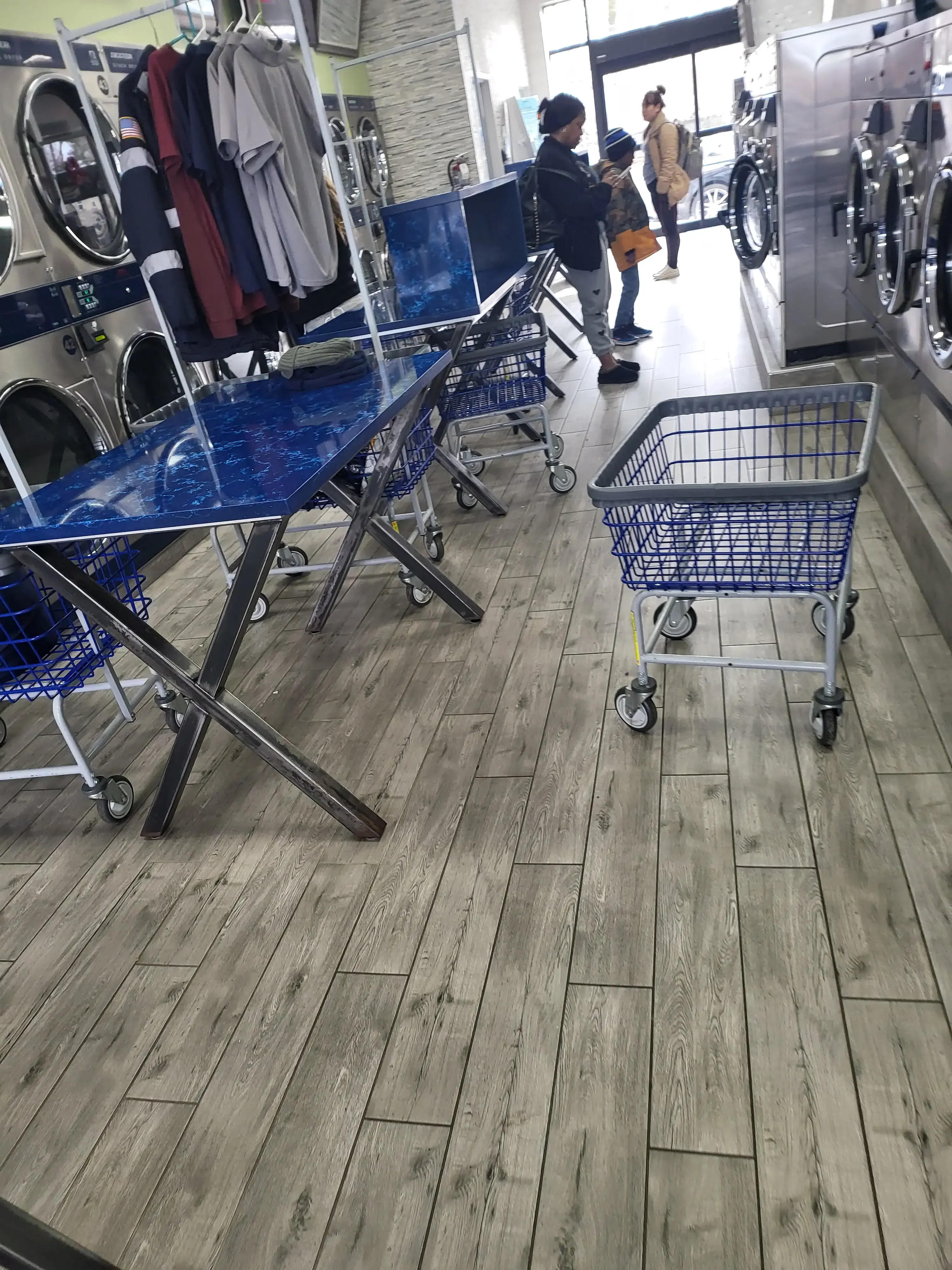 SuperSudz Laundromat | Bay Shore thumbnail 7